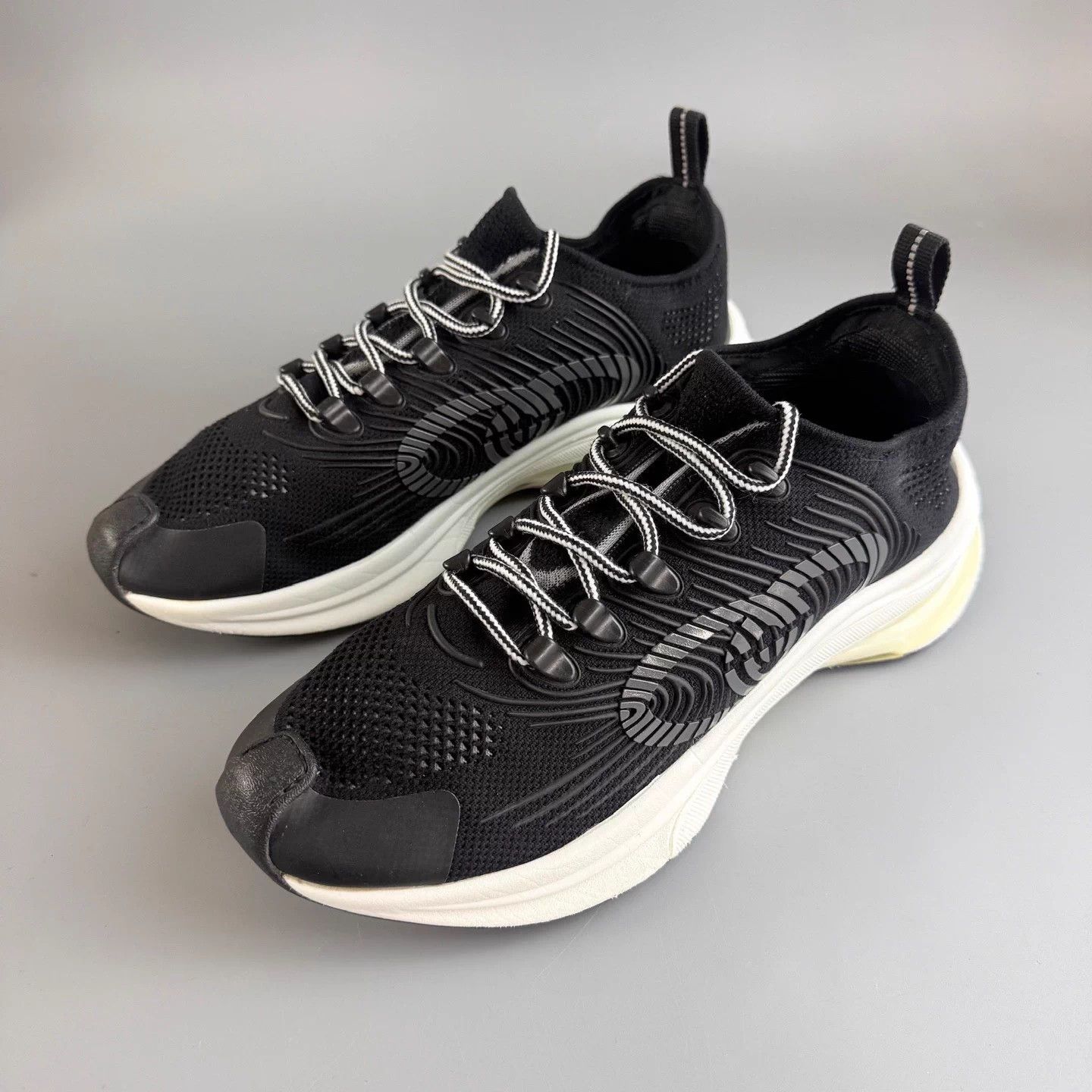 Gucci Gucci Black & White GG Lace-up Sneakers EUR42.5 95New Size US 8.5 / EU 41-42 - 1 Thumbnail