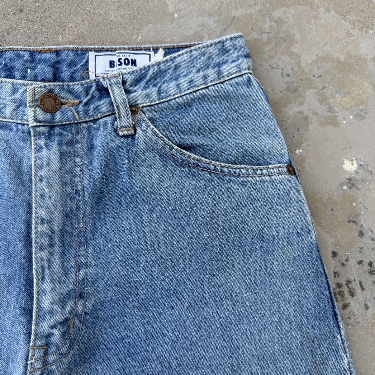 Japanese Brand Vintage Bison Faded Denim Jean Pants W28 Size US 28 / EU 44 - 7 Thumbnail