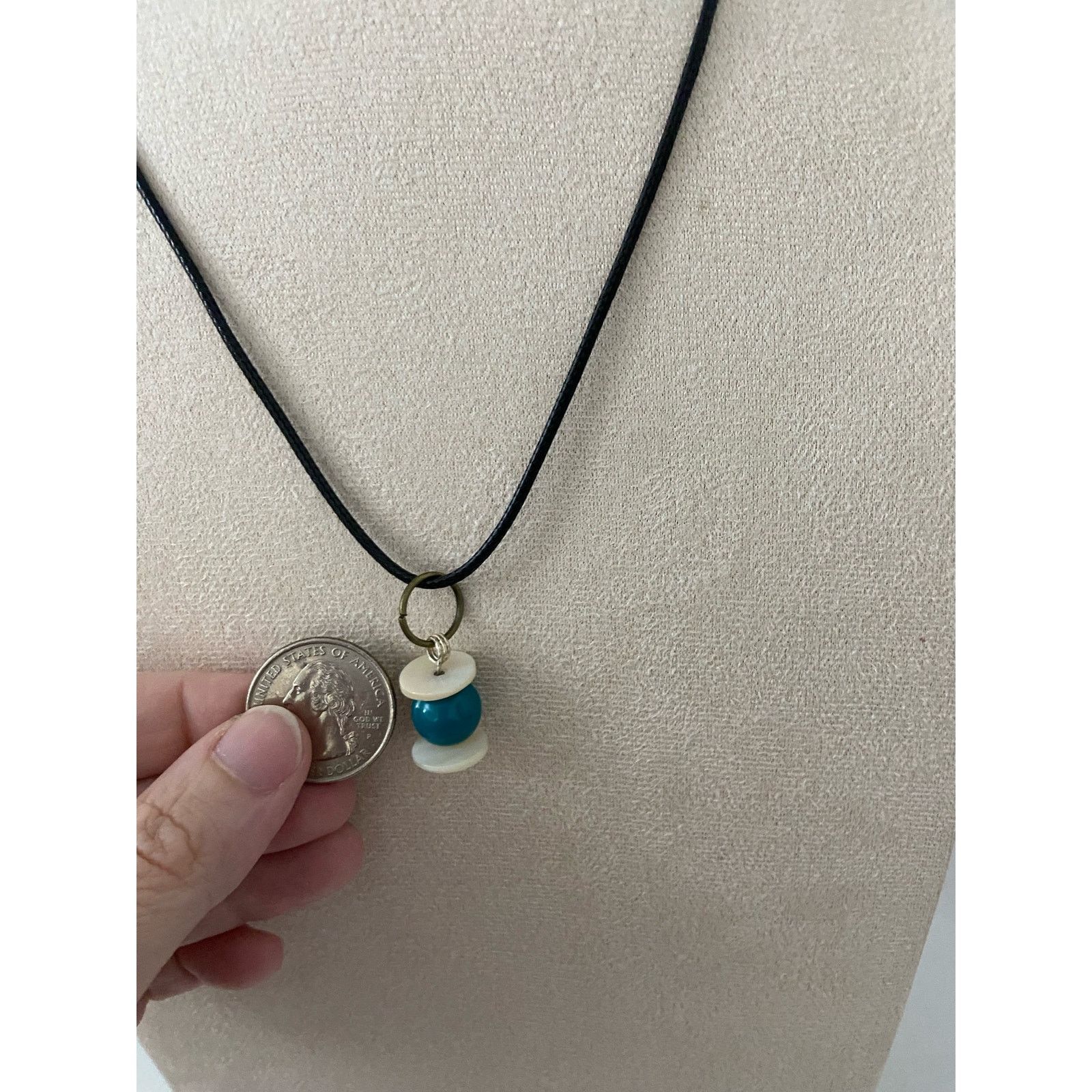 Handmade shell bead pendant necklace Size ONE SIZE - 2 Thumbnail