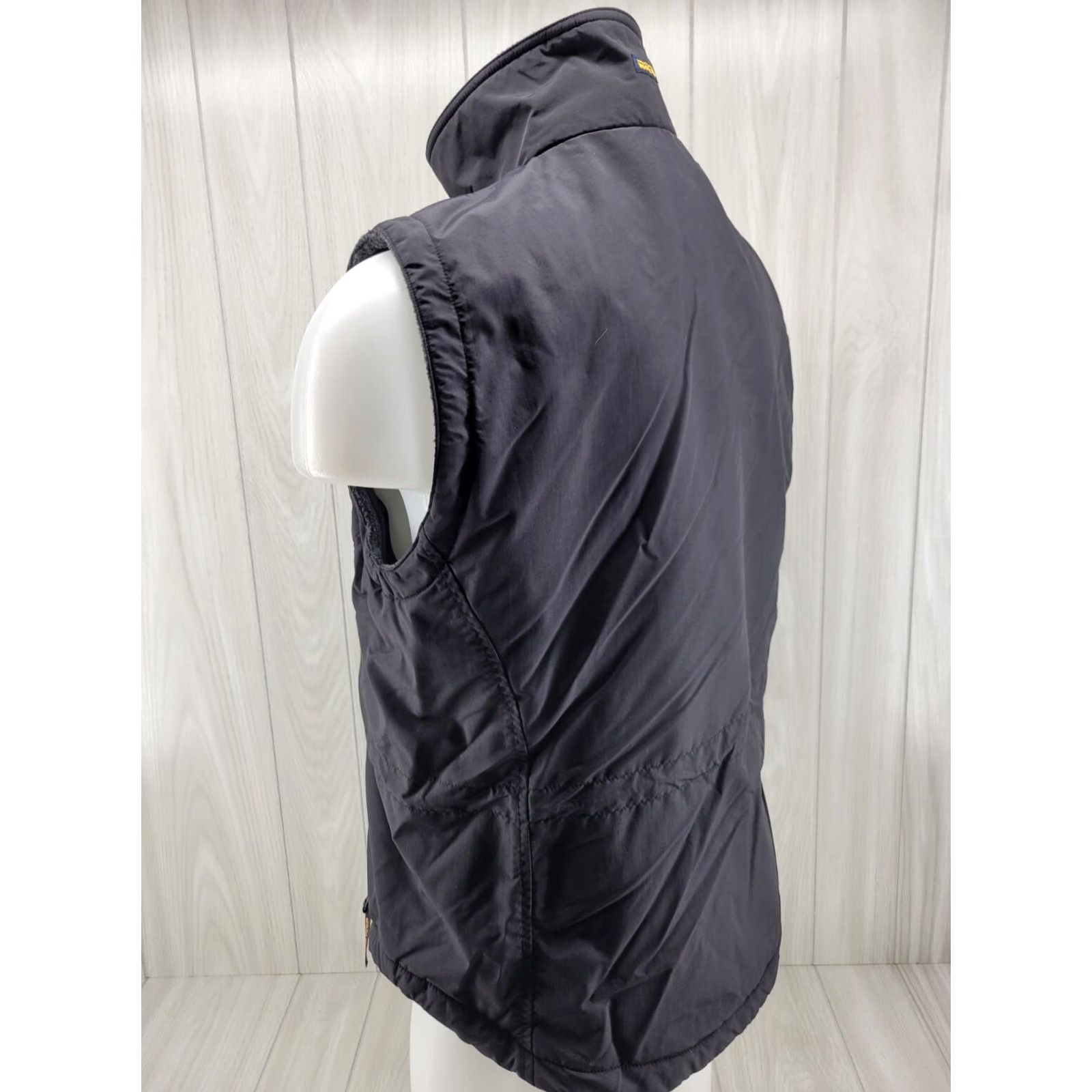 Vintage Woolrich Vest Black Zip Fleece Lined Woolrich Women’s Size Medium Vest Black Zip Fleece Lined Size M / US 6-8 / IT 42-44 - 6 Thumbnail