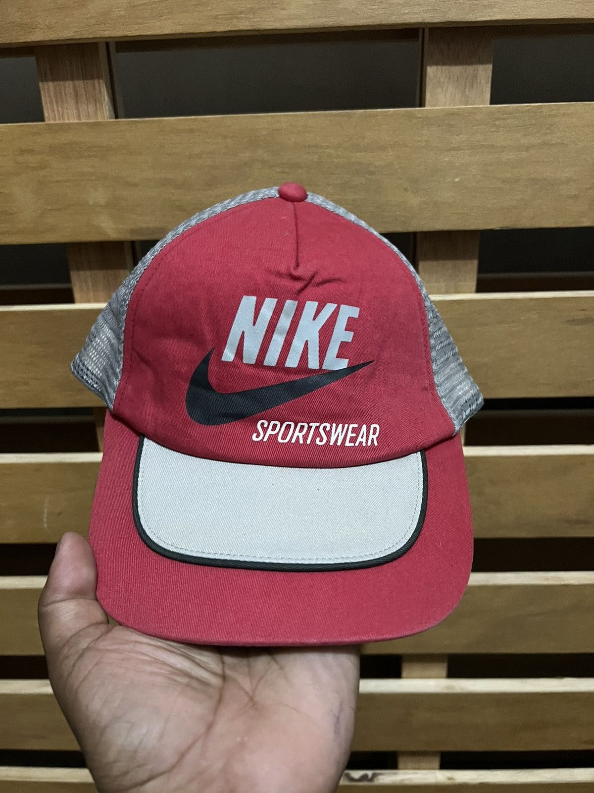Nike Nike Y2K vintage trucker hat Size ONE SIZE - 1 Thumbnail