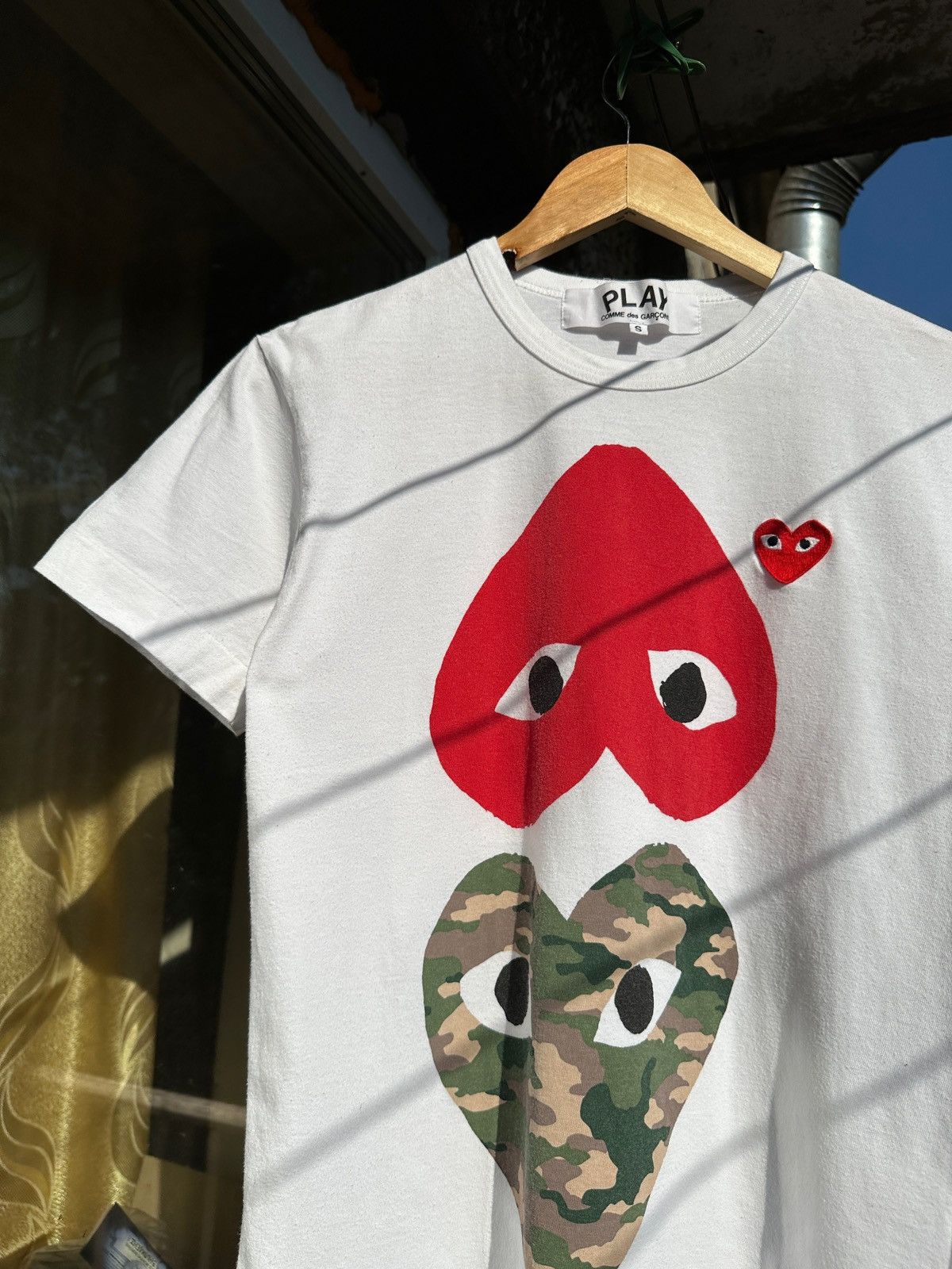 Comme des Garcons Women’s Comme des Garçons Play Double Heart White T-Shirt Size S / US 4 / IT 40 - 2 Thumbnail