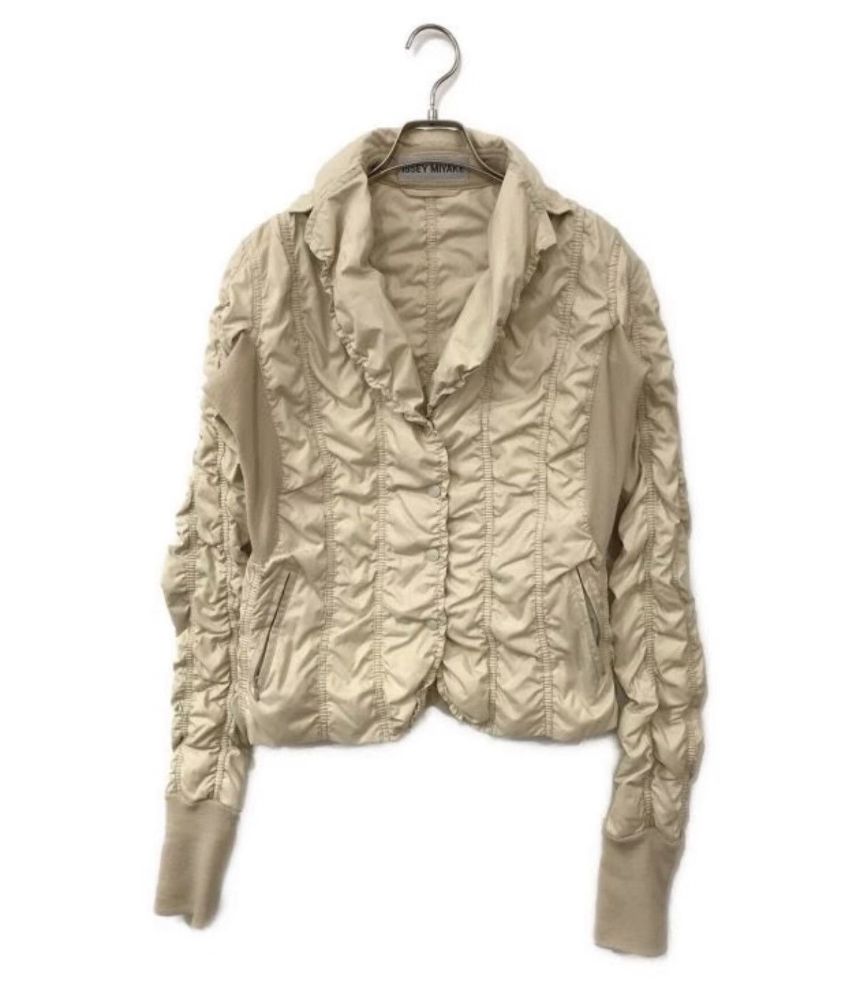 Issey Miyake ISSEY MIYAKE Ivory White Pleated Sculpted Top K24 Size M / US 6-8 / IT 42-44 - 1 Thumbnail