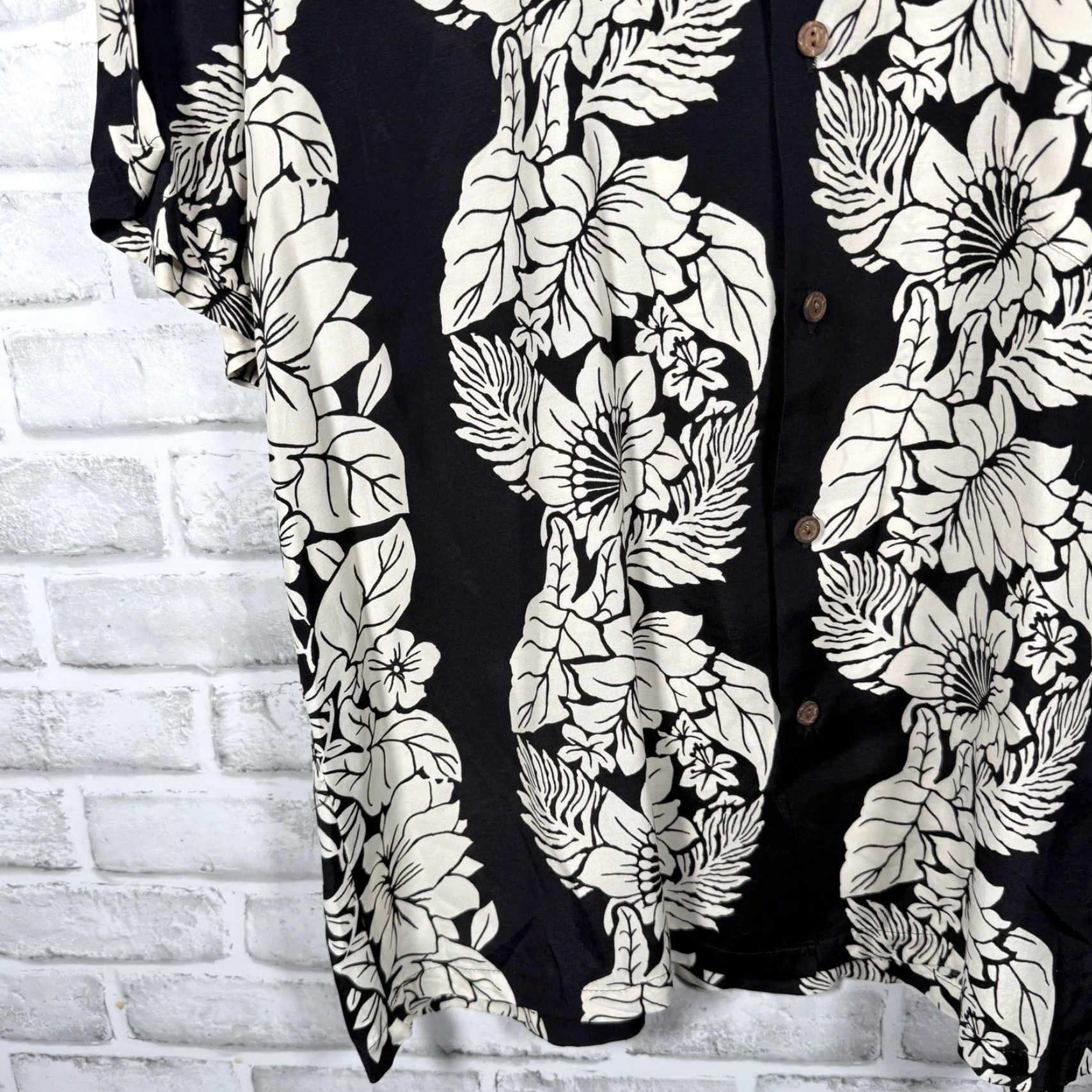Hilo Hattie VTG Hilo Hattie Floral Print Hawaiian Style RAYON Shirt Mens Size L Multicolor Button-Up Short Sleeve Size US L / EU 52-54 / 3 - 3 Thumbnail