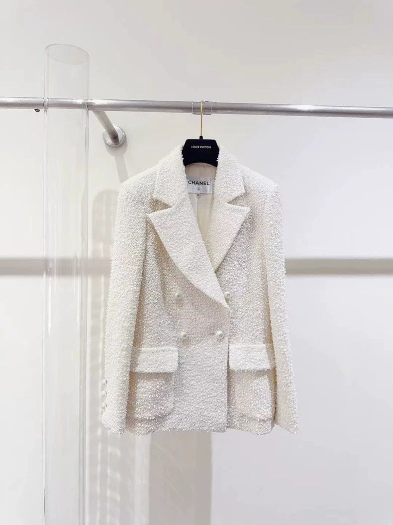 Chanel Chanel Pearl Button Jacket from Cruise Collection - dmc Size US S / EU 44-46 / 1 - 1 Thumbnail