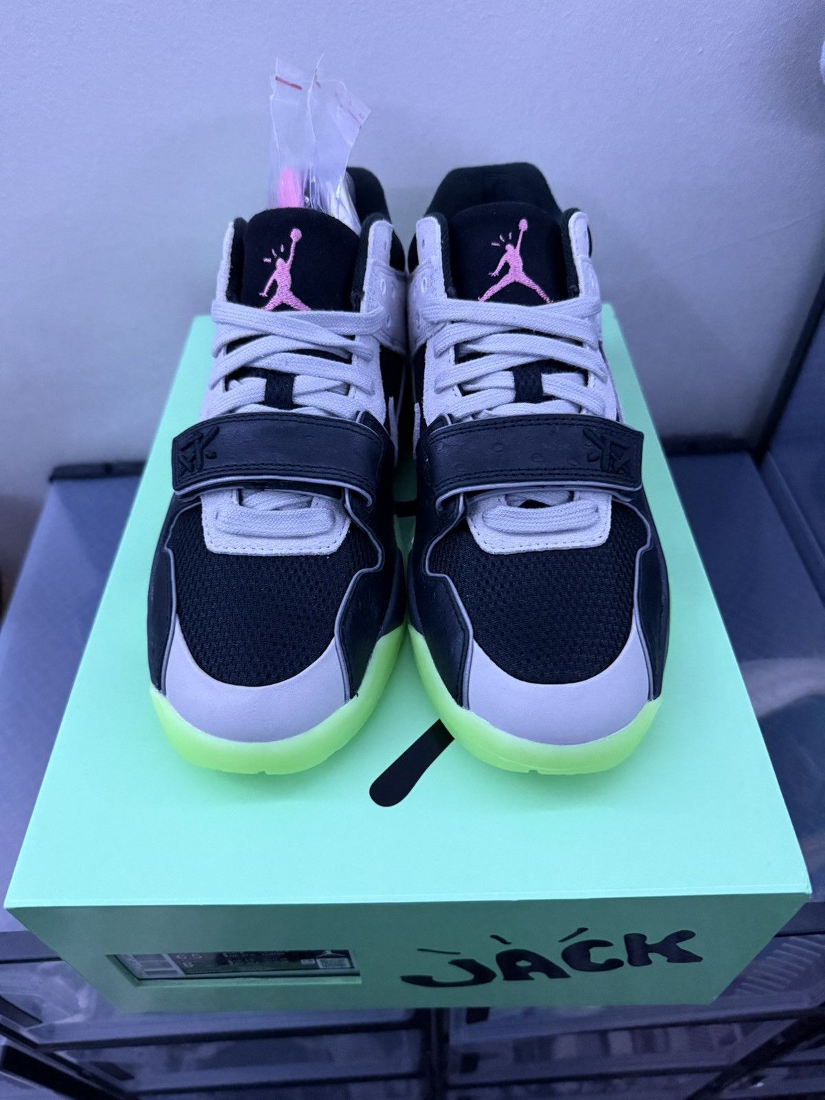 Jordan Brand × Travis Scott Chase B x Travis Scott Jumpman Jack TR Black Night Silver Size US 6.5 / EU 39-40 - 2 Thumbnail