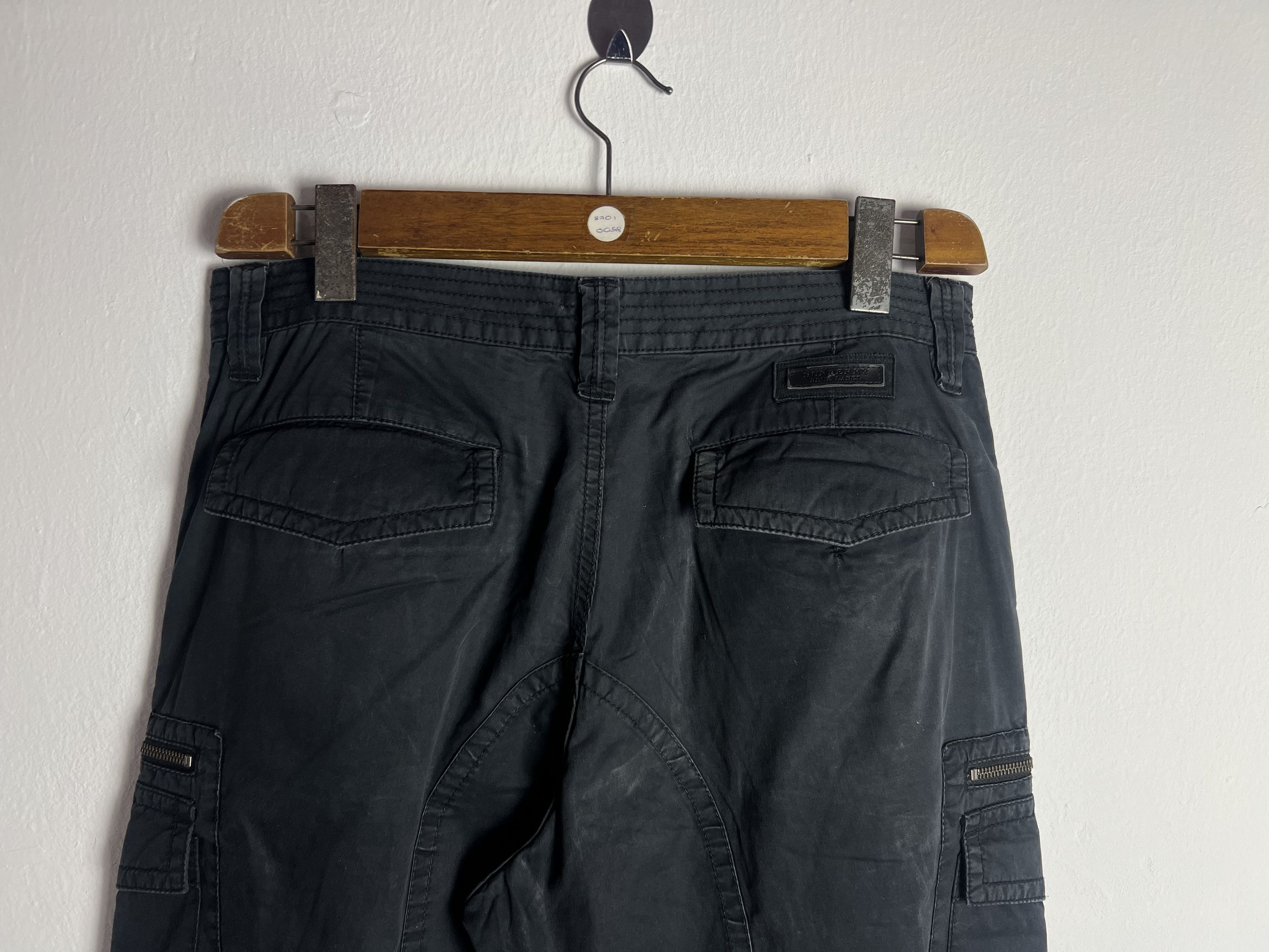Burberry BURBERRY BLUE LABEL MULTIPOCKET CARGO PANT Size US 34 / EU 50 - 12 Thumbnail