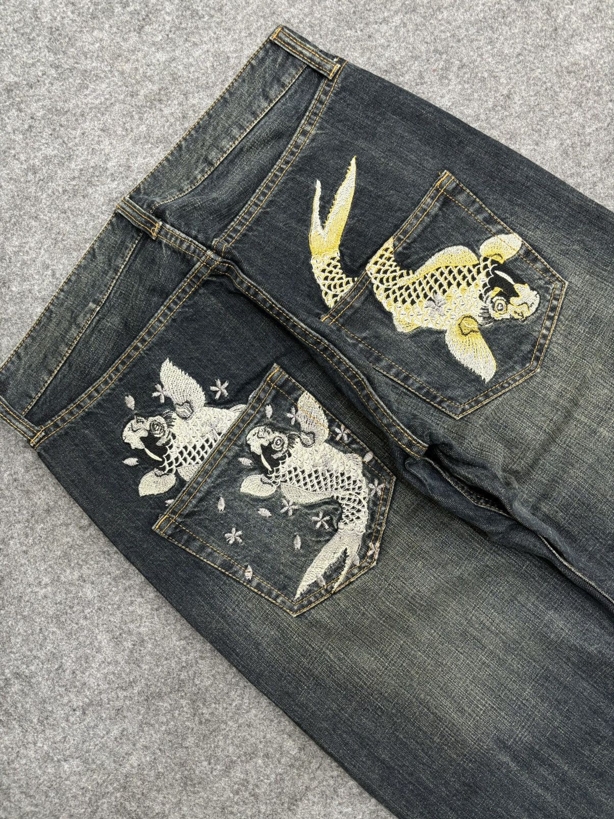 Designer 💥Japanese Brand Koi Fish Embroidery Double Pocket Denim F542 Size US 31 - 16 Thumbnail