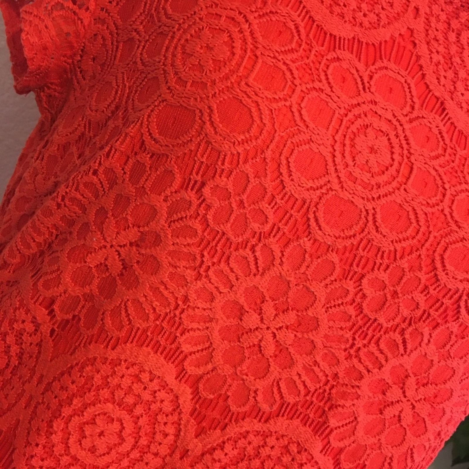 Laundry by Shelli Segal Laundry by Shelli Segal fiery red lace mini dress Size L / US 10 / IT 46 - 9 Thumbnail