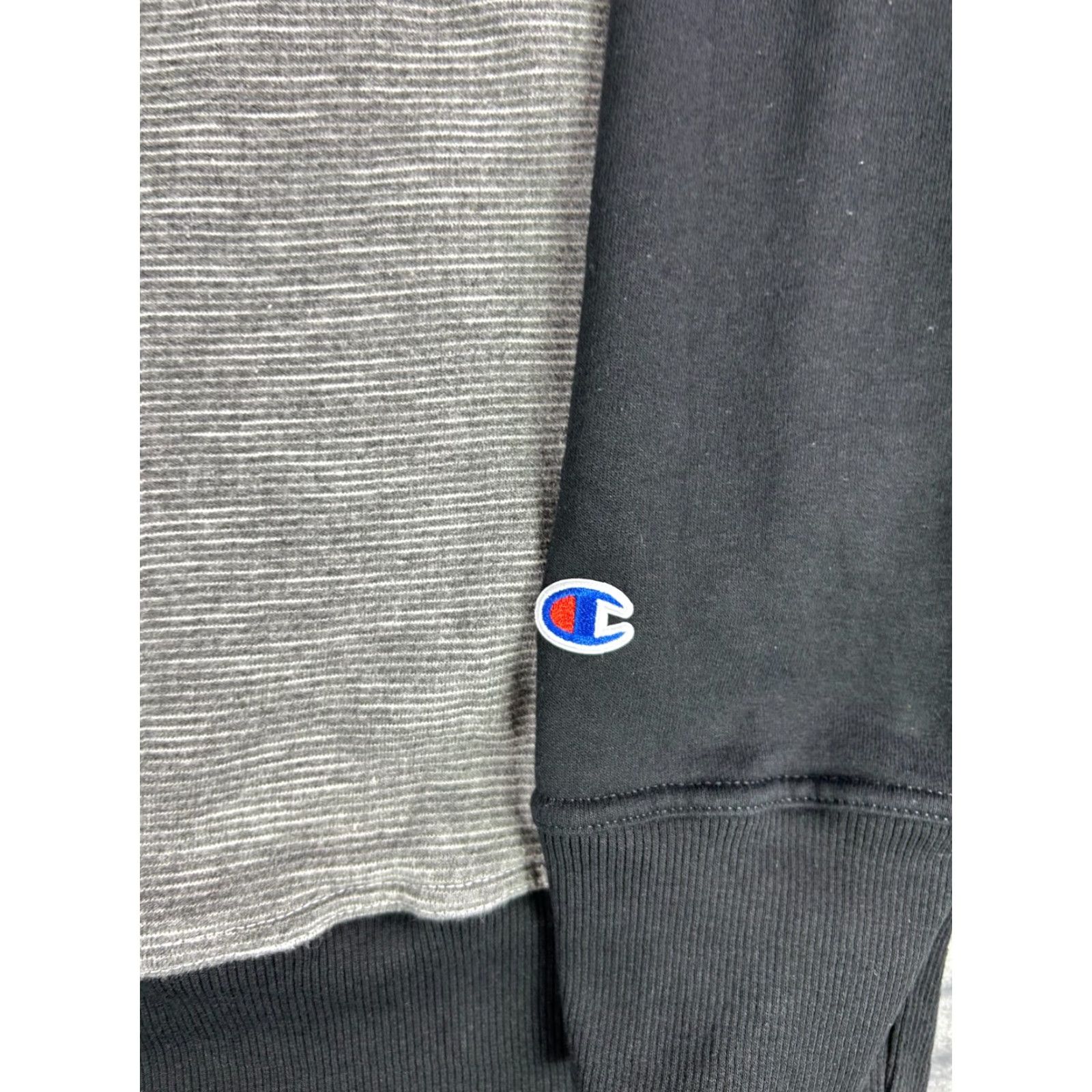 Champion VINTAGE Champion Sweatshirt Mens 2XL Raglan Crewneck Black Gray All Seasons Reverse Weave 80s 90s Logo Embroidered C Mens Size US XXL / EU 58 / 5 - 3 Thumbnail