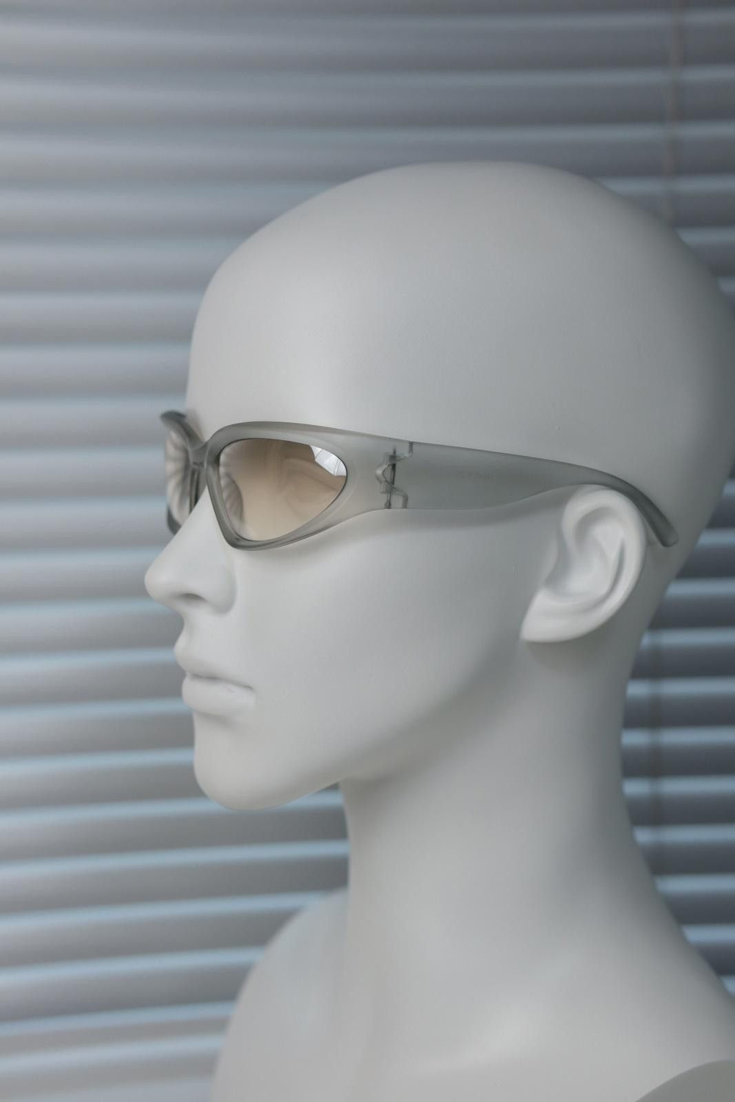 Japanese Brand Vtg Y2k Avant Garde Futuristic Black Sunglasses Unisex OS Size ONE SIZE - 2 Thumbnail