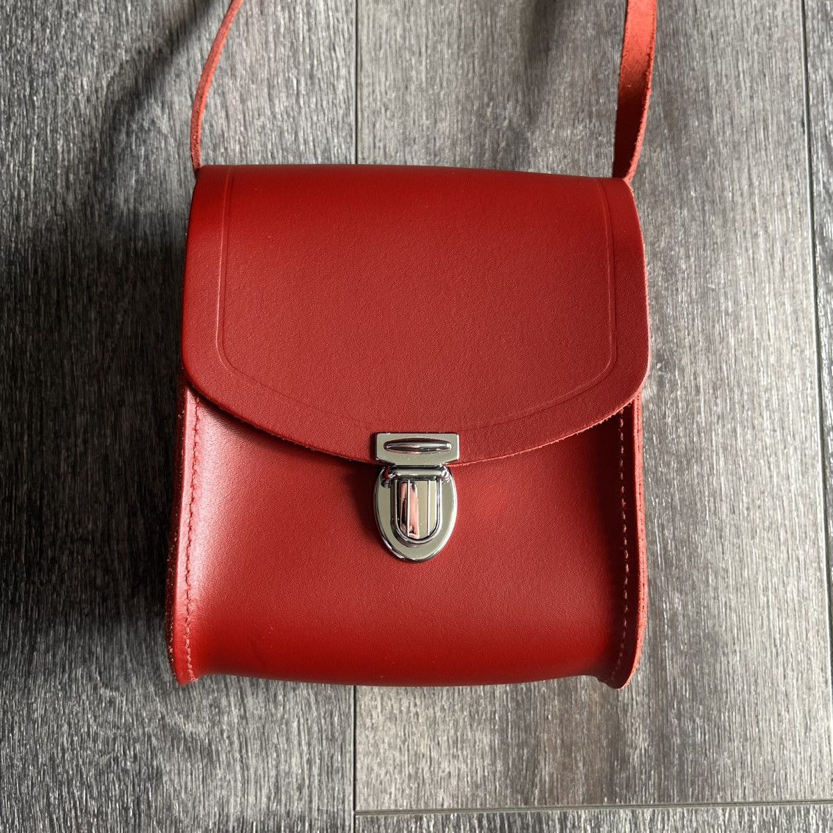 Cambridge Satchel Company × Designer × Genuine Leather Cambridge Satchel Company Red Push Lock Crossbody Small Bag Size ONE SIZE - 2 Thumbnail