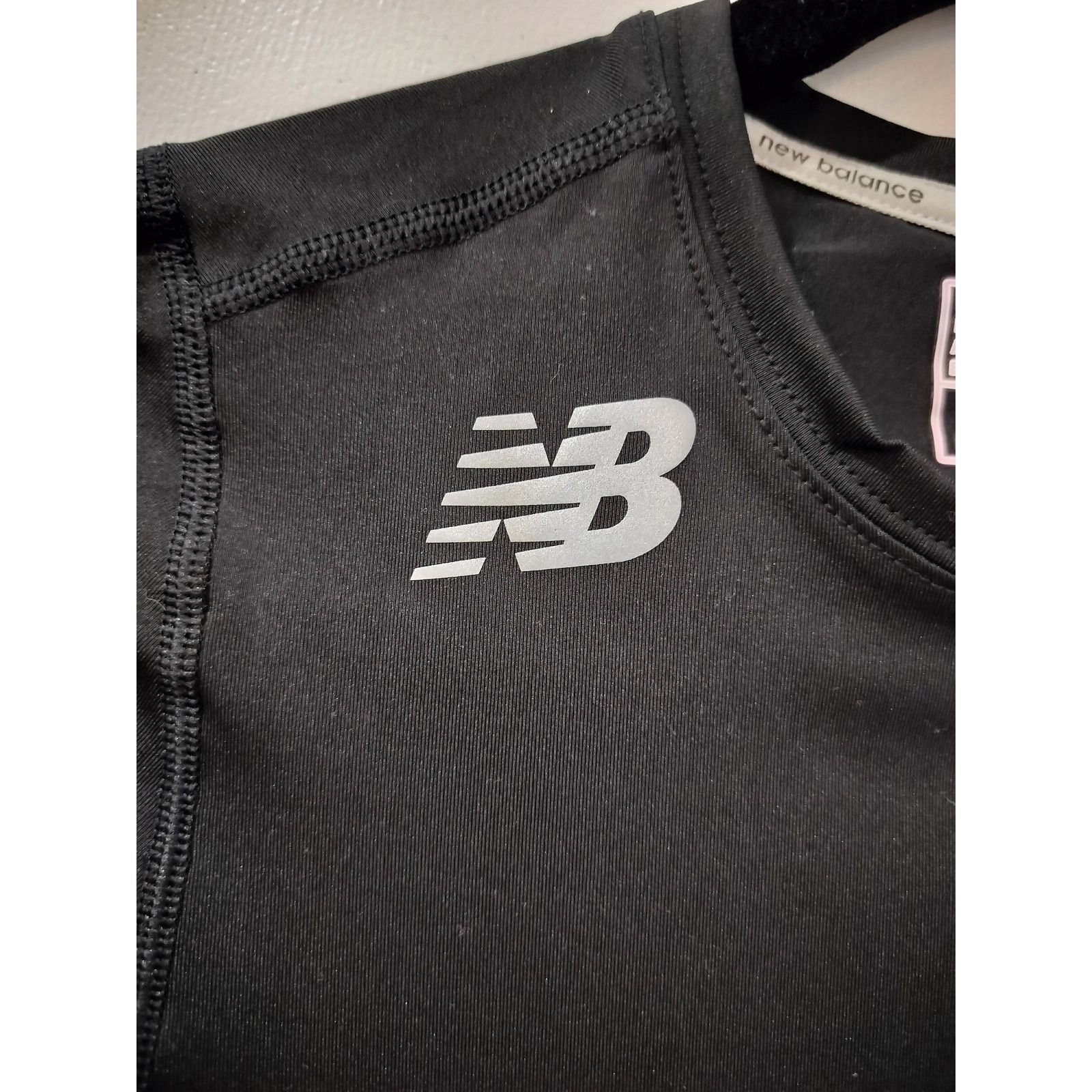 New Balance New Balance Women’s XXS Black Athletic Tee Performance Top Size XXS / US 00 / IT 34 - 2 Thumbnail