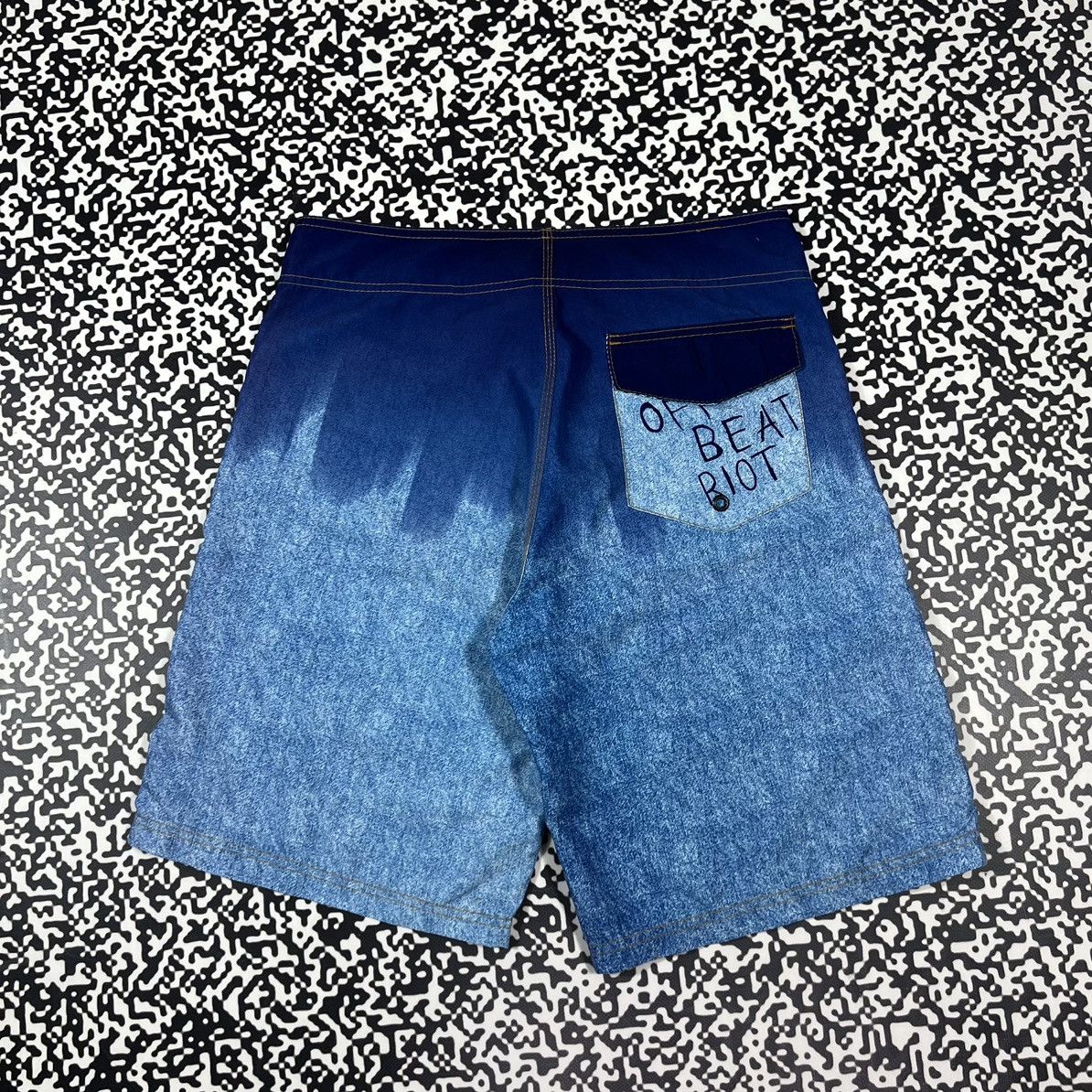 Billabong Vintage Y2K Billabong Wave Print Surf Retro Style Shorts Size US 32 / EU 48 - 2 Thumbnail