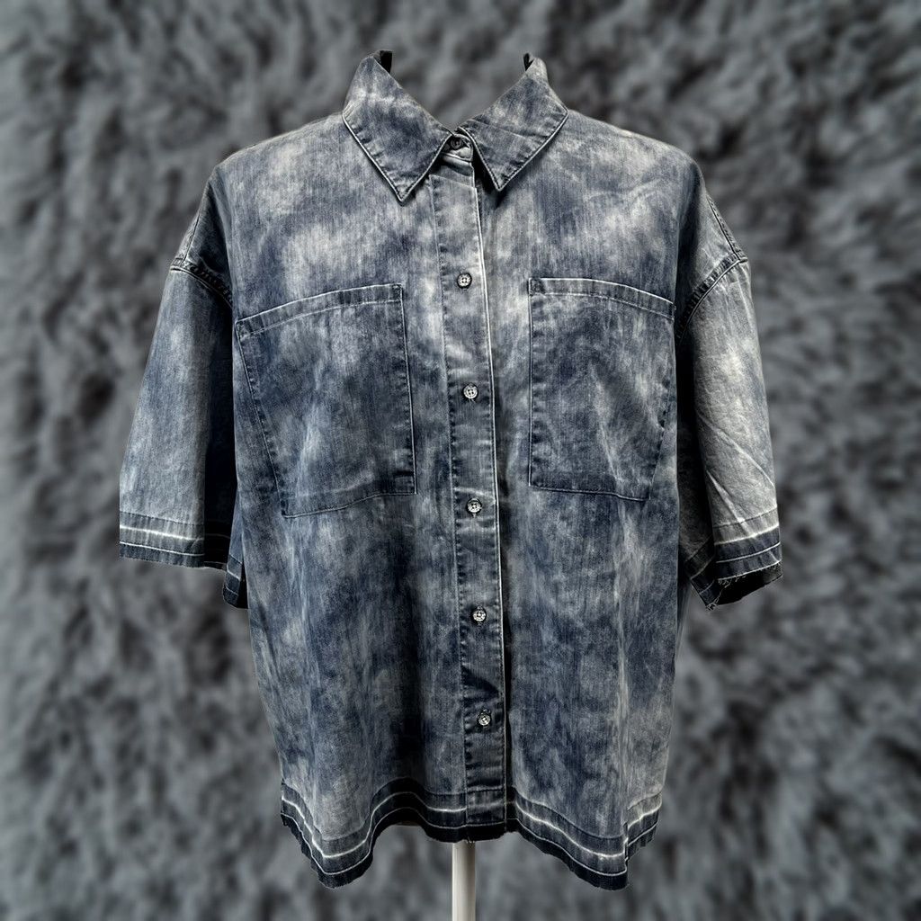 True Religion True Religion Boxy Button Up Shirt Womens L Chambray Denim Blue Short Sleeve Collar Button Size L / US 10 / IT 46 - 1 Thumbnail