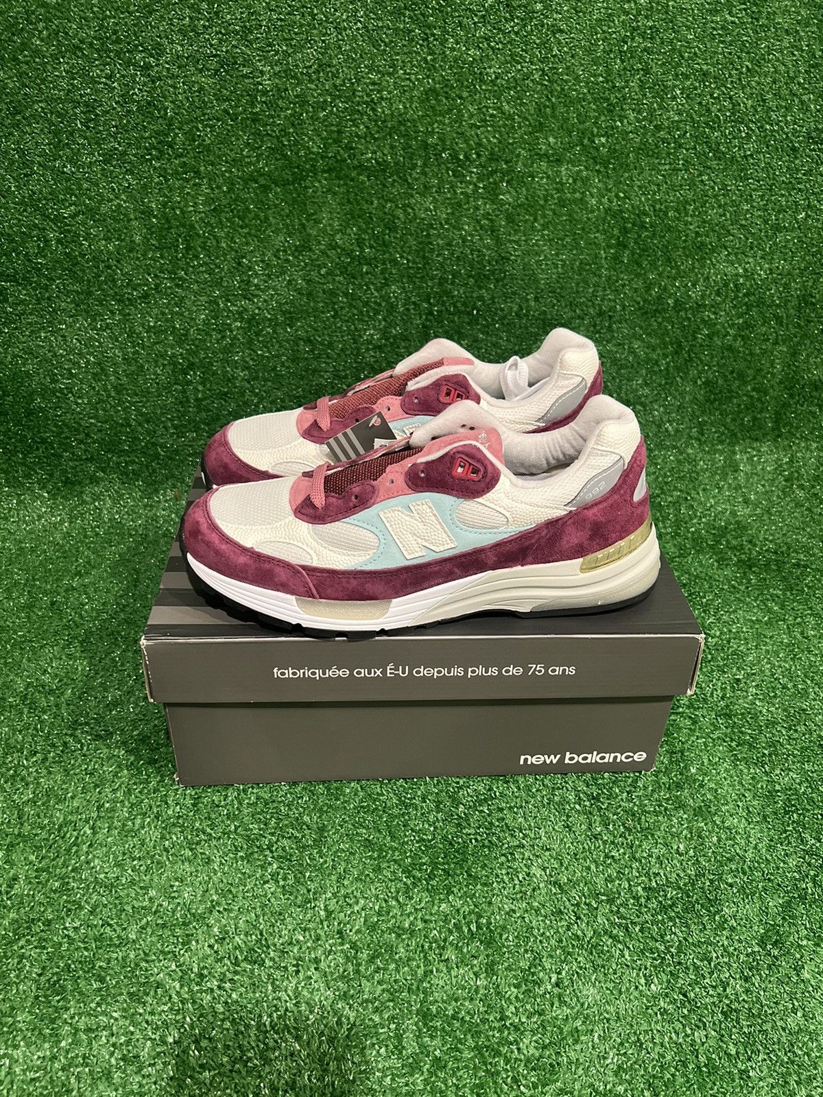 Kith × New Balance Kith x New Balance 992 'Burgundy Reef' Size US 10.5 / EU 43-44 - 4 Thumbnail