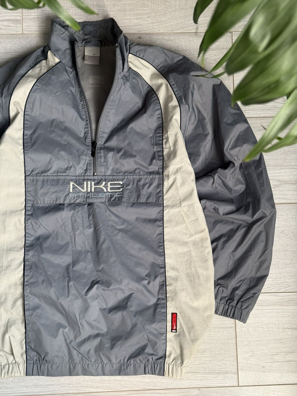 Nike × Vintage Vintage Nike Big Central Logo Nylon’s Anorak Track jacket Size US S / EU 44-46 / 1 - 1 Thumbnail