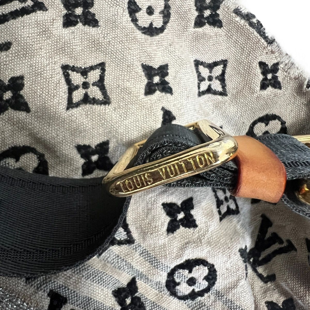 Louis Vuitton LOUIS VUITTON 2010 Tuareg Chouchou Multicolor Shoulder Bag Size ONE SIZE - 12 Thumbnail