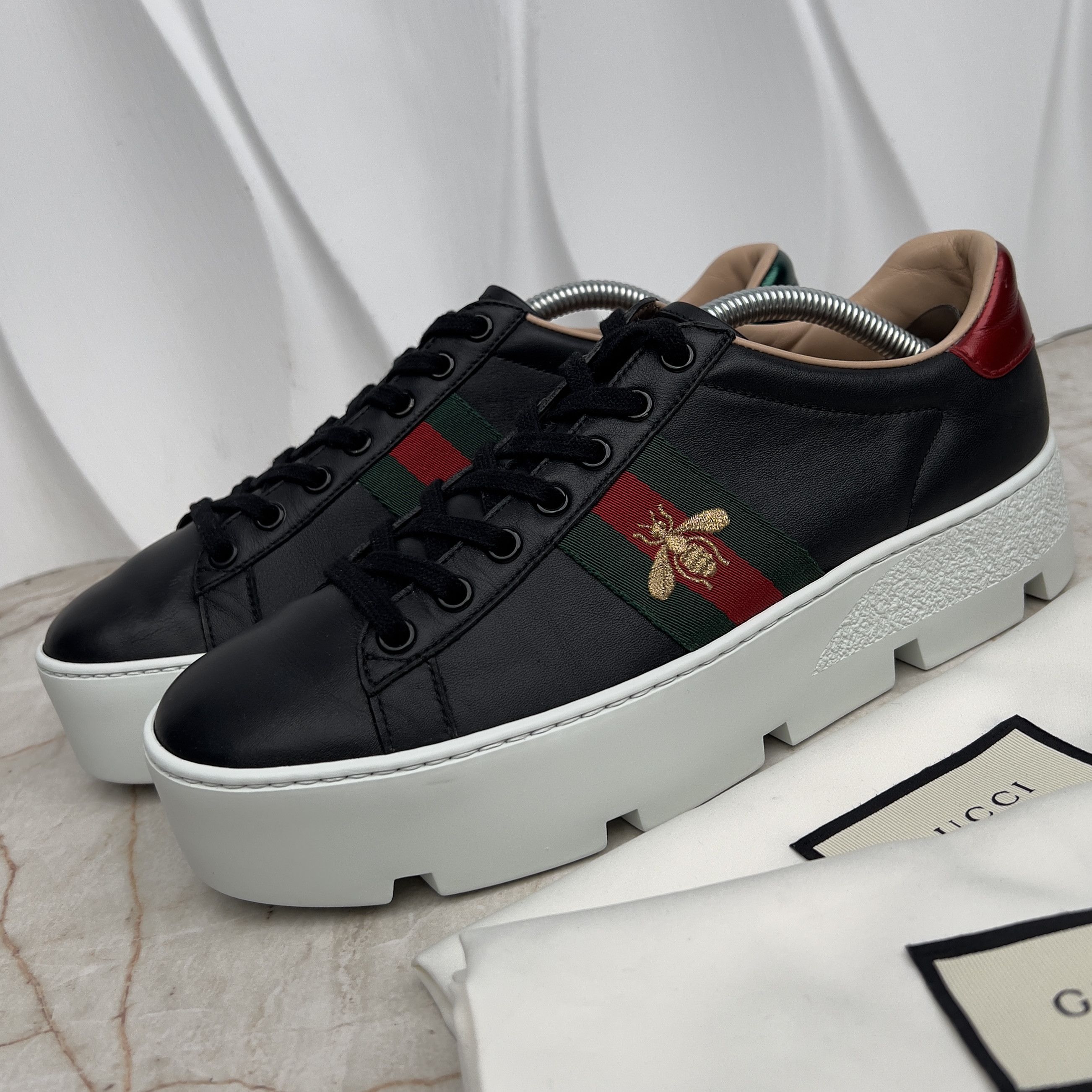 Gucci Ace Web Bee Embroidered Sneaker Fur Black Leather  display picture 1