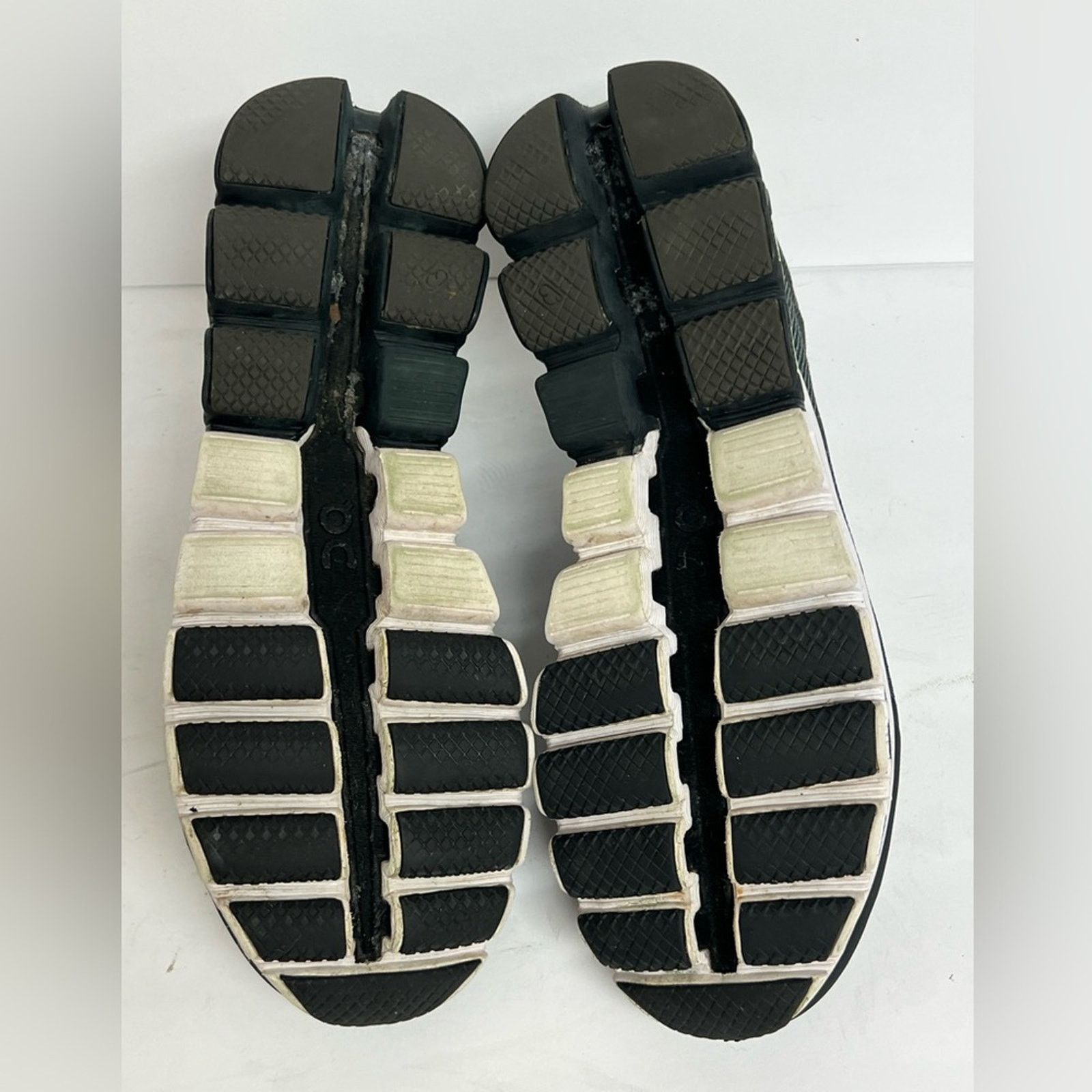 On On Running Cloudflow Women's Running Shoes Black / White 9 Size US 9 / IT 39 - 8 Thumbnail