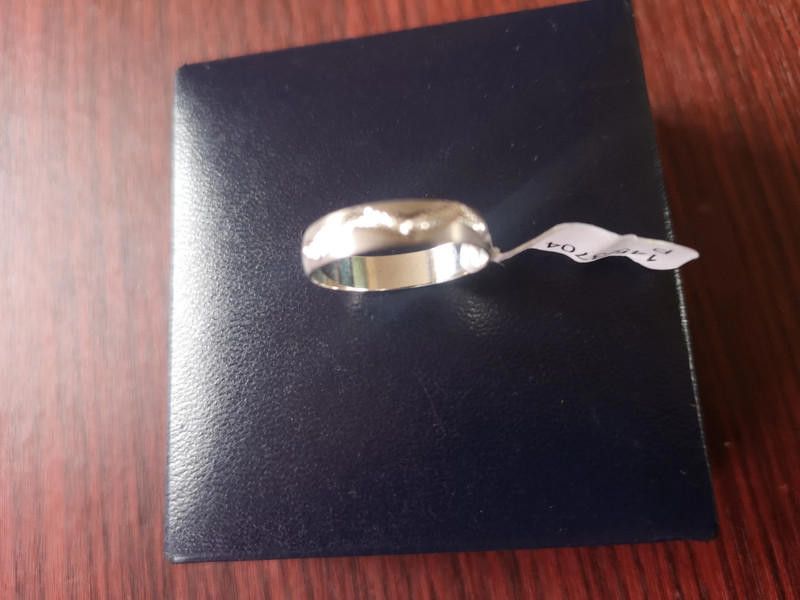 Designer 9ct White Gold Diamond Cut Satin Ring size m Size ONE SIZE - 5 Thumbnail