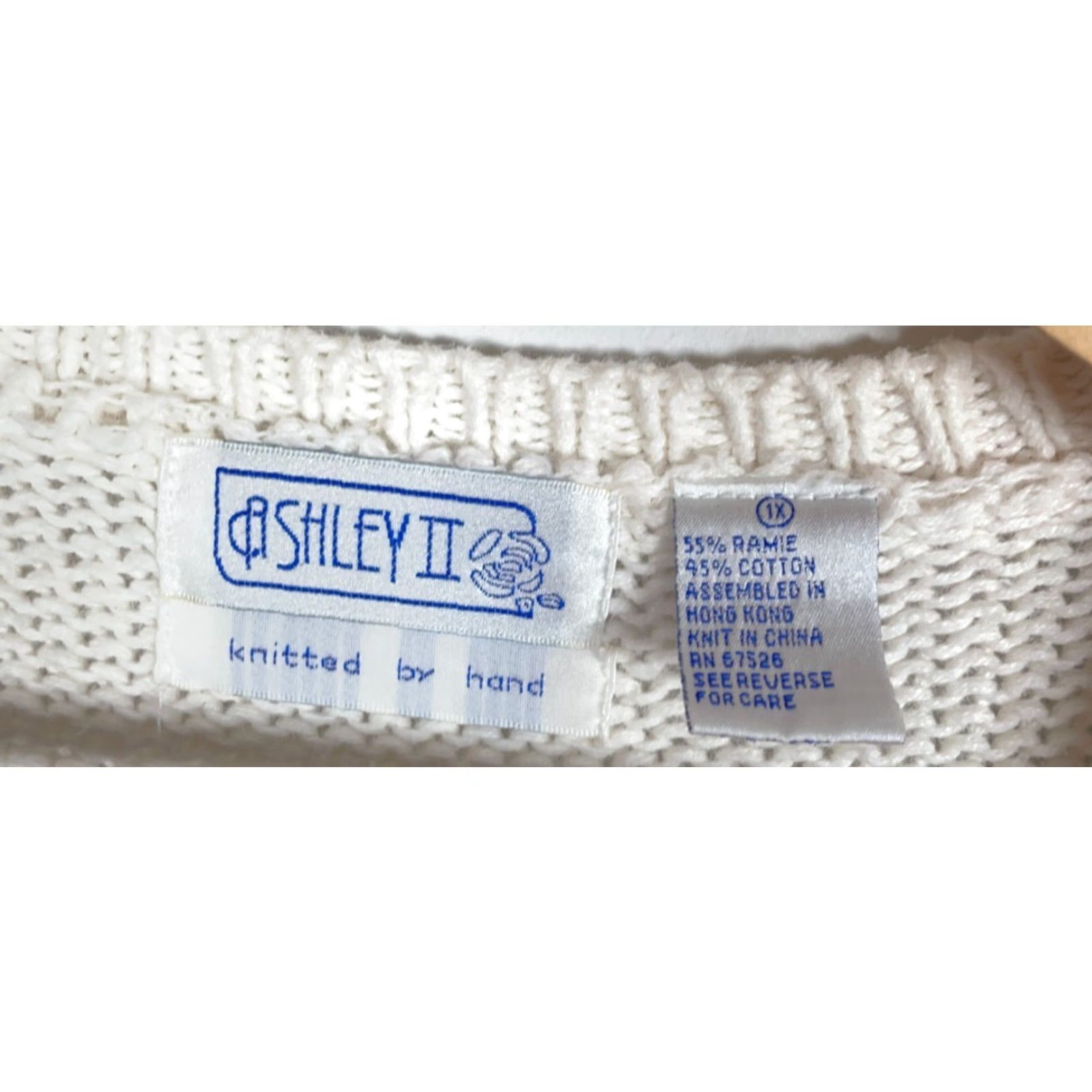 Vintage VINTAGE Ashley Sweater Vest Women 1X Ivory Christmas Motif Hand Knit Embroidered Poinsettia Nutcracker 90s Holiday Ugly Size XL / US 12-14 / IT 48-50 - 3 Thumbnail