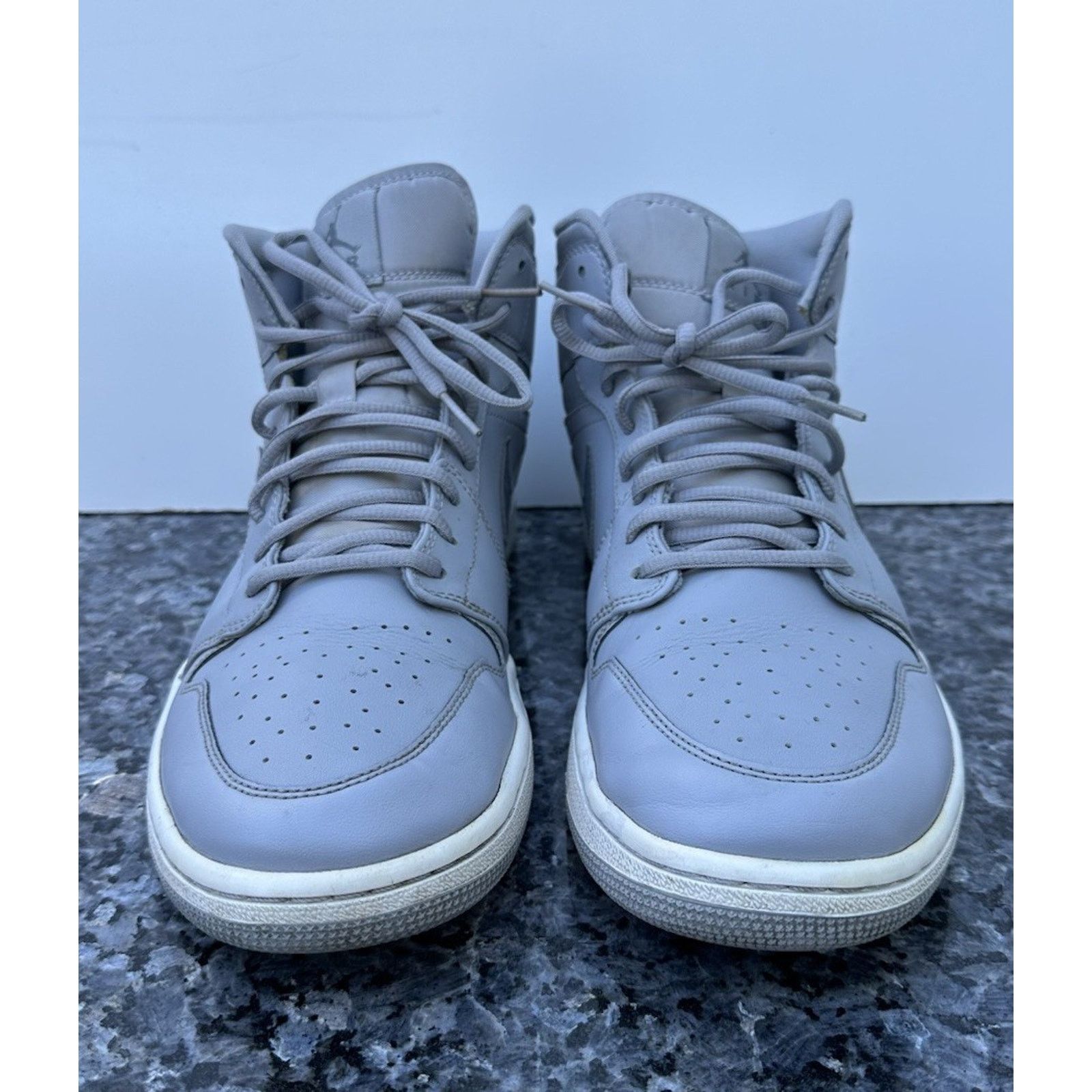 Nike Nike Air Jordan 1 Mid 'Wolf Grey' Size 12 554724-033 Size US 12 / EU 45 - 3 Thumbnail
