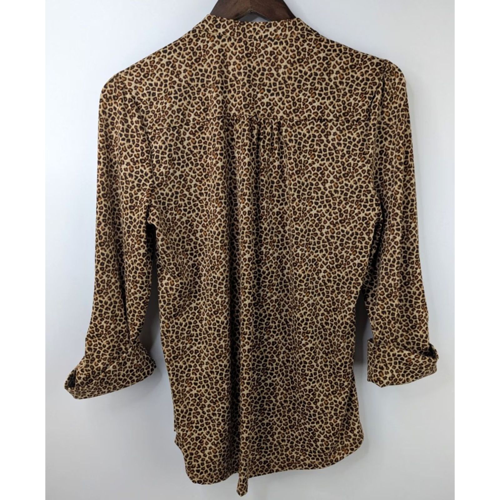 Vintage Cocomo Shirt Womens Small Beige V-Neck Roll Tab Sleeve Button Top Tunic Dressy Casual/Workwear 3/4 Sleeve JC Size S / US 4 / IT 40 - 4 Thumbnail