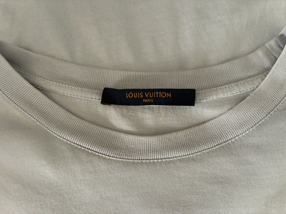 Louis Vuitton Louis Vuitton Lavender Classic T-Shirt Size US L / EU 52-54 / 3 - 3 Thumbnail