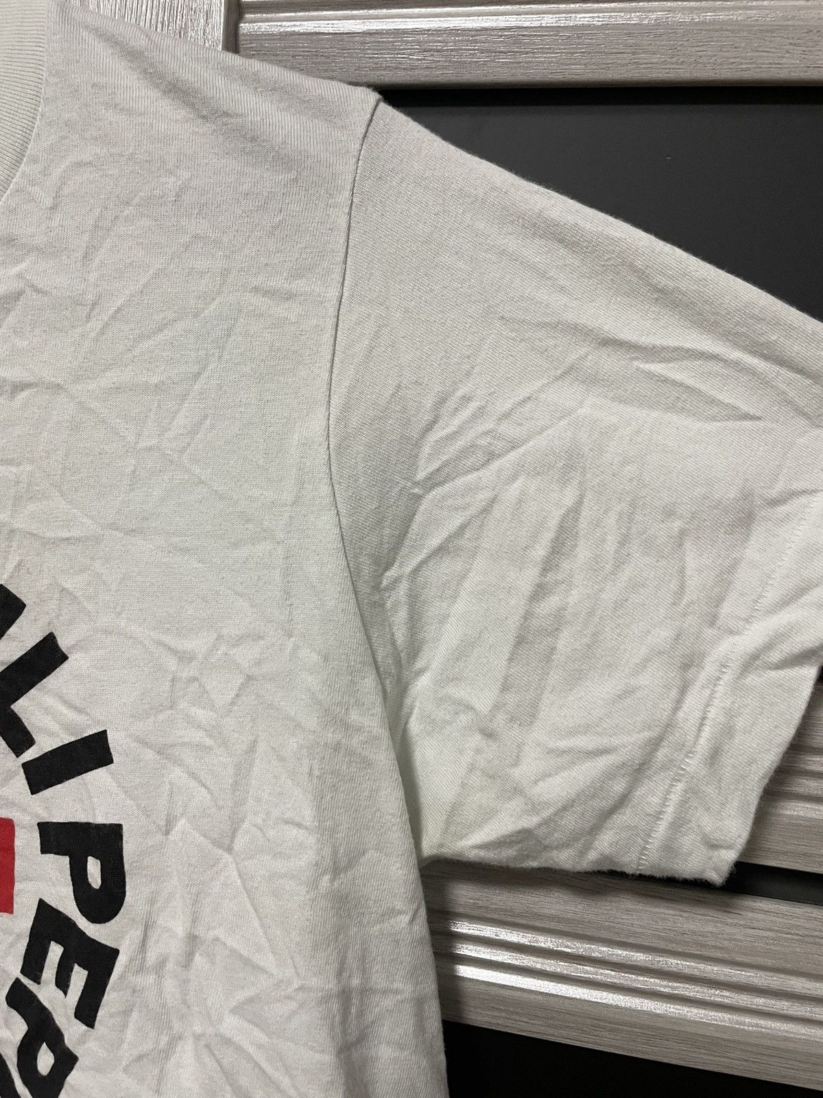 Band Tees Vintage Red Hot Chili Peppers Uniqlo Logo Tee White 2000s S Size US S / EU 44-46 / 1 - 2 Thumbnail