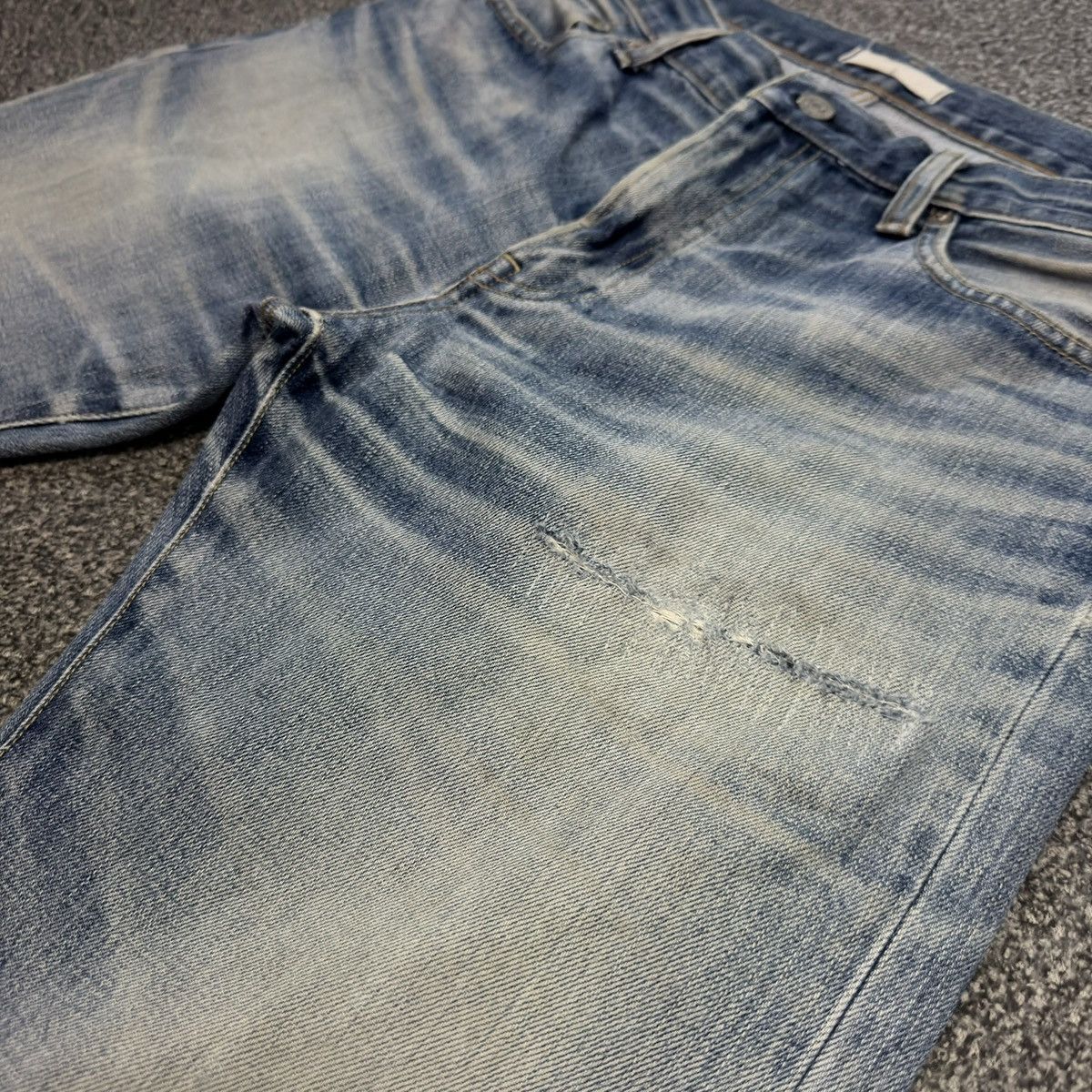 Undercover × Uniqlo Archives 🇯🇵 Vintage y2k Uniqlo UJ Faded Whisker Washed Denim Size US 34 / EU 50 - 4 Thumbnail