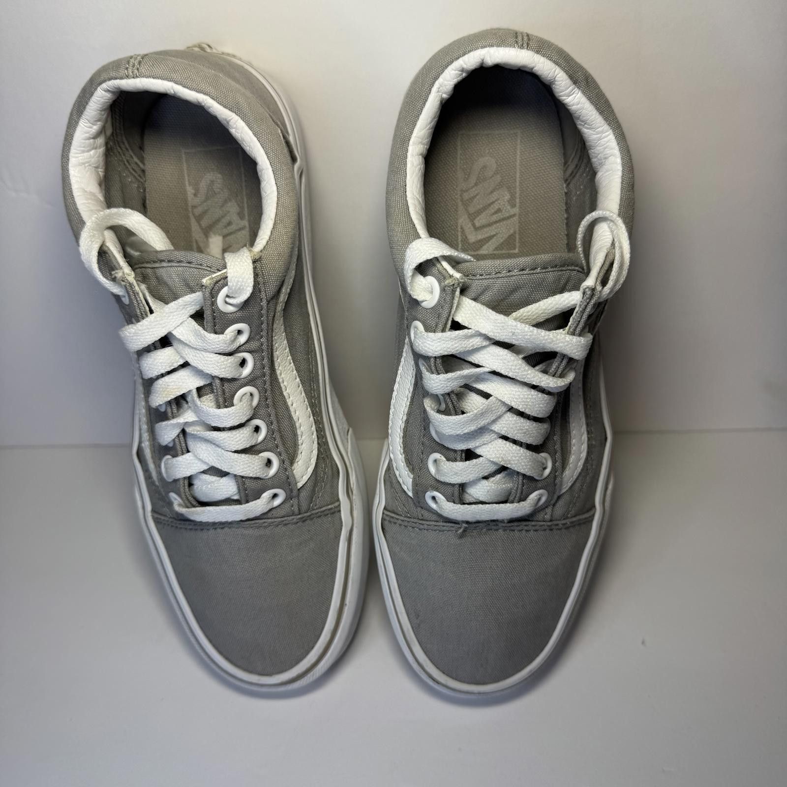 Vans Vans Old Skool Skate Shoe Men's 6.5 Women's Gray & White Size US 6.5 / EU 39-40 - 5 Thumbnail