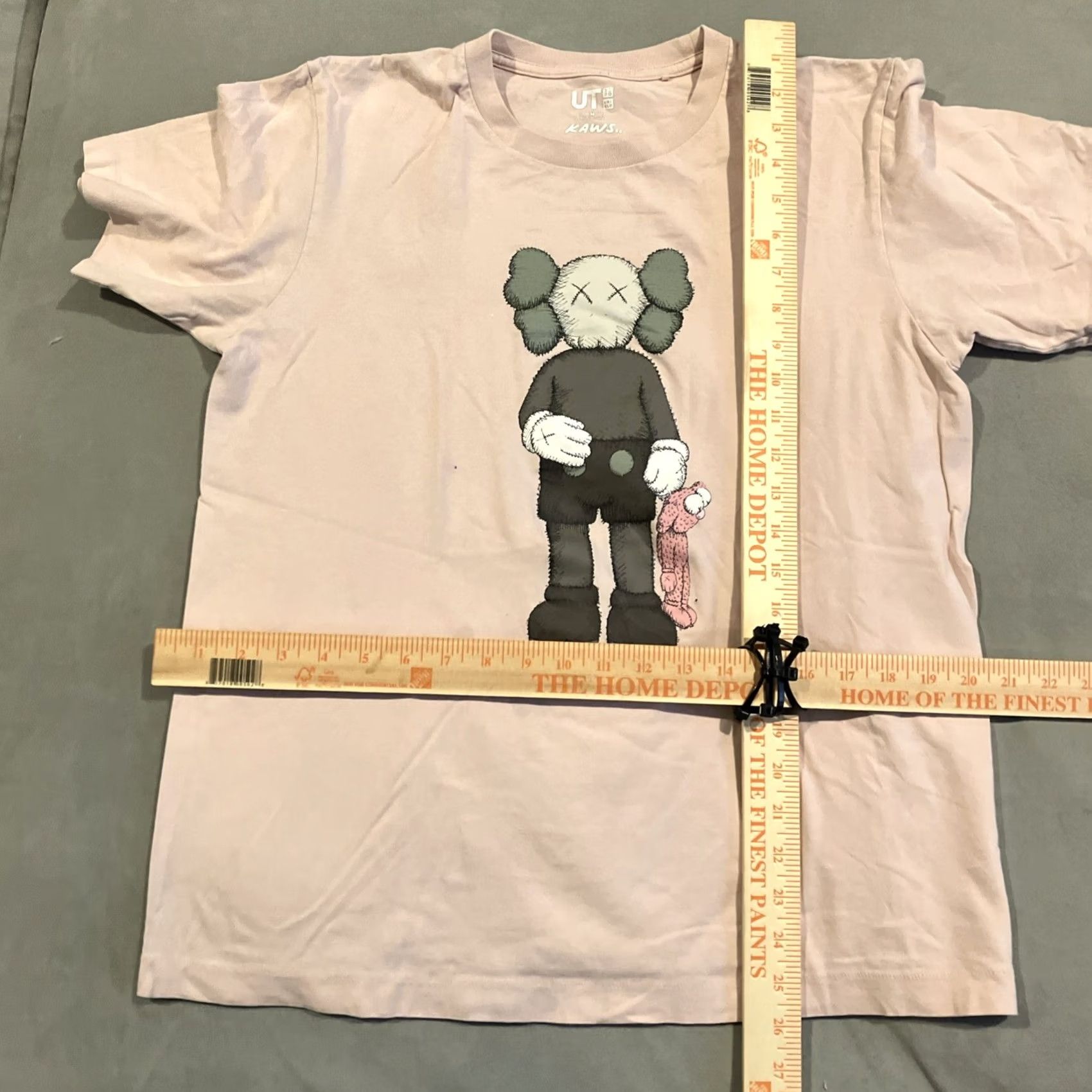 Uniqlo Uniqlo x Kaws Pink KAWS Character T Shirt - Unisex M Medium Regular Cotton Short Sleeve Crew Neck Vintage No Size US M / EU 48-50 / 2 - 4 Thumbnail