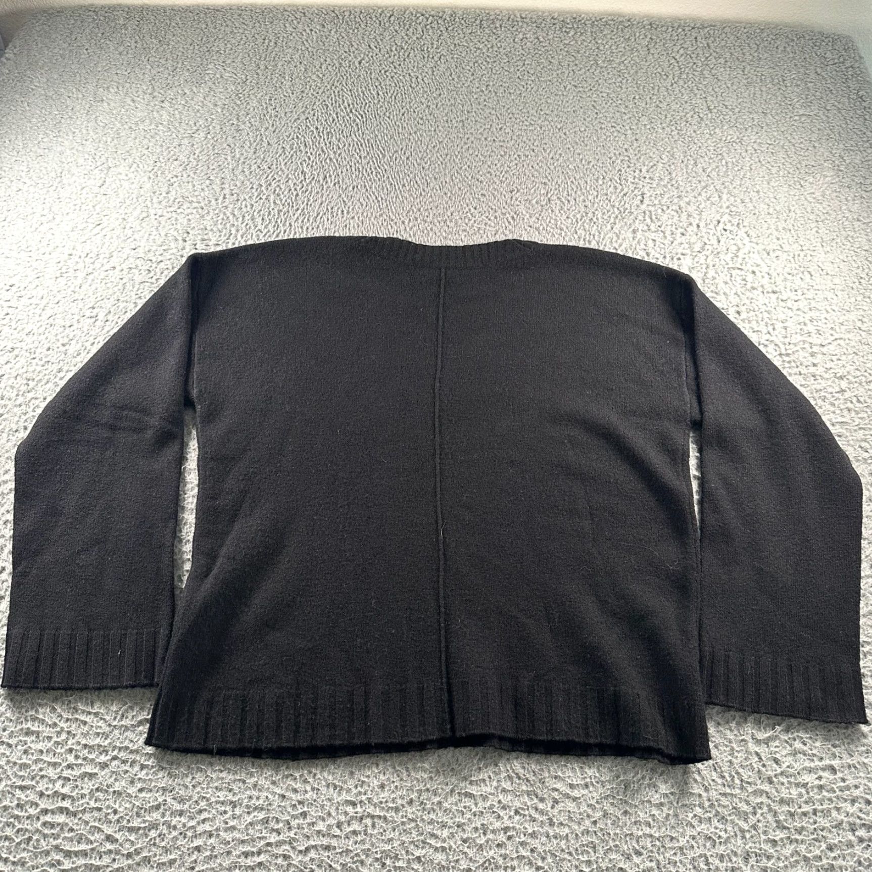 Reformation Reformation Sweater Womens XS V-Neck 100% Wool Black Pullover Ribbed Center Seam Size XS / US 0-2 / IT 36-38 - 4 Thumbnail