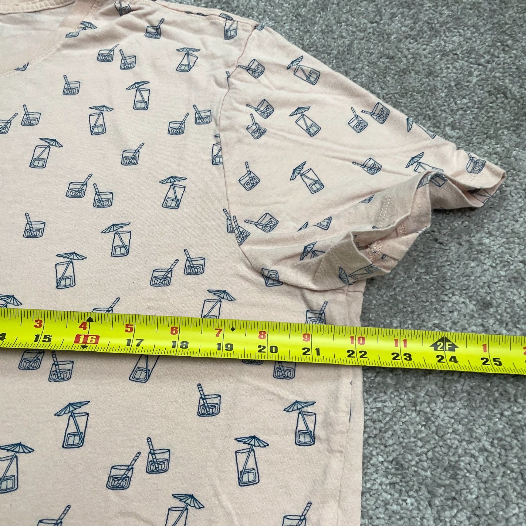Vintage Goodfellow Graphic Cocktail T-Shirt Mens Large Pink All Over Print Cotton Casual Size US L / EU 52-54 / 3 - 7 Thumbnail