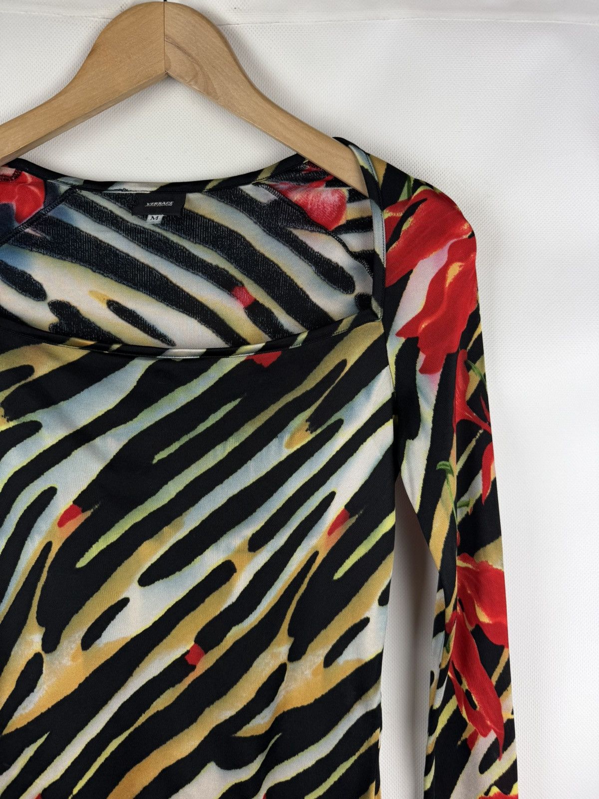 Versace Jeans Couture Versace Jeans Couture VTG Long Sleeve Patterned Tunic Blouse Size M / US 6-8 / IT 42-44 - 5 Thumbnail