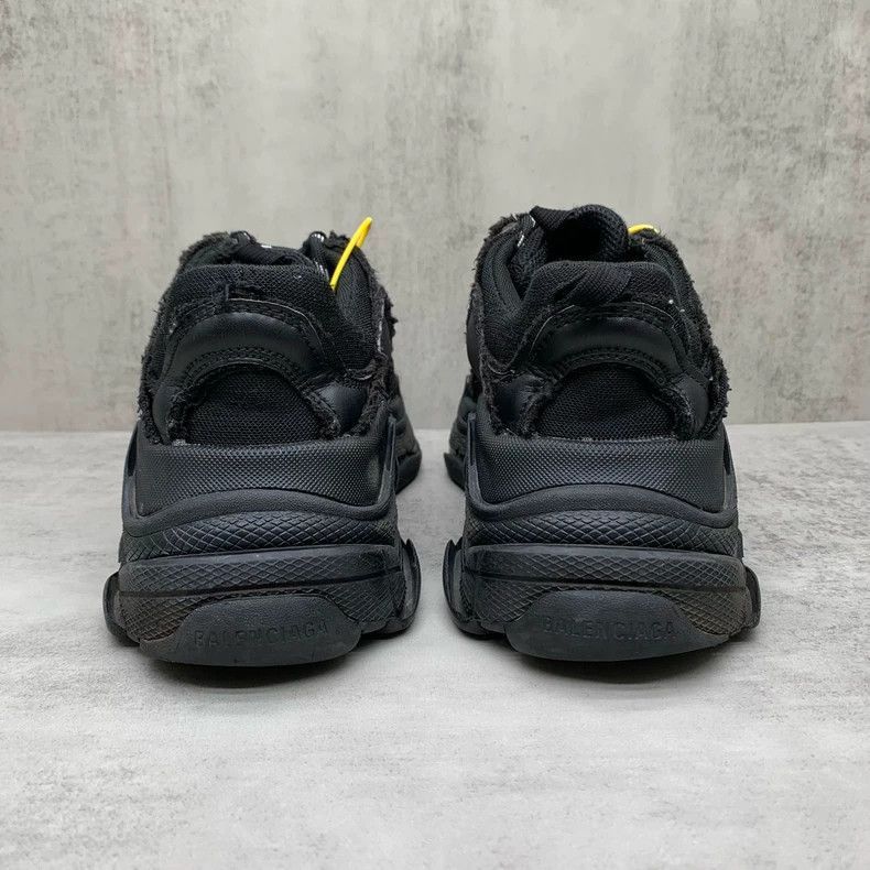 Balenciaga balenciaga triples black dad shoes Size US 10 / EU 43 - 6 Thumbnail