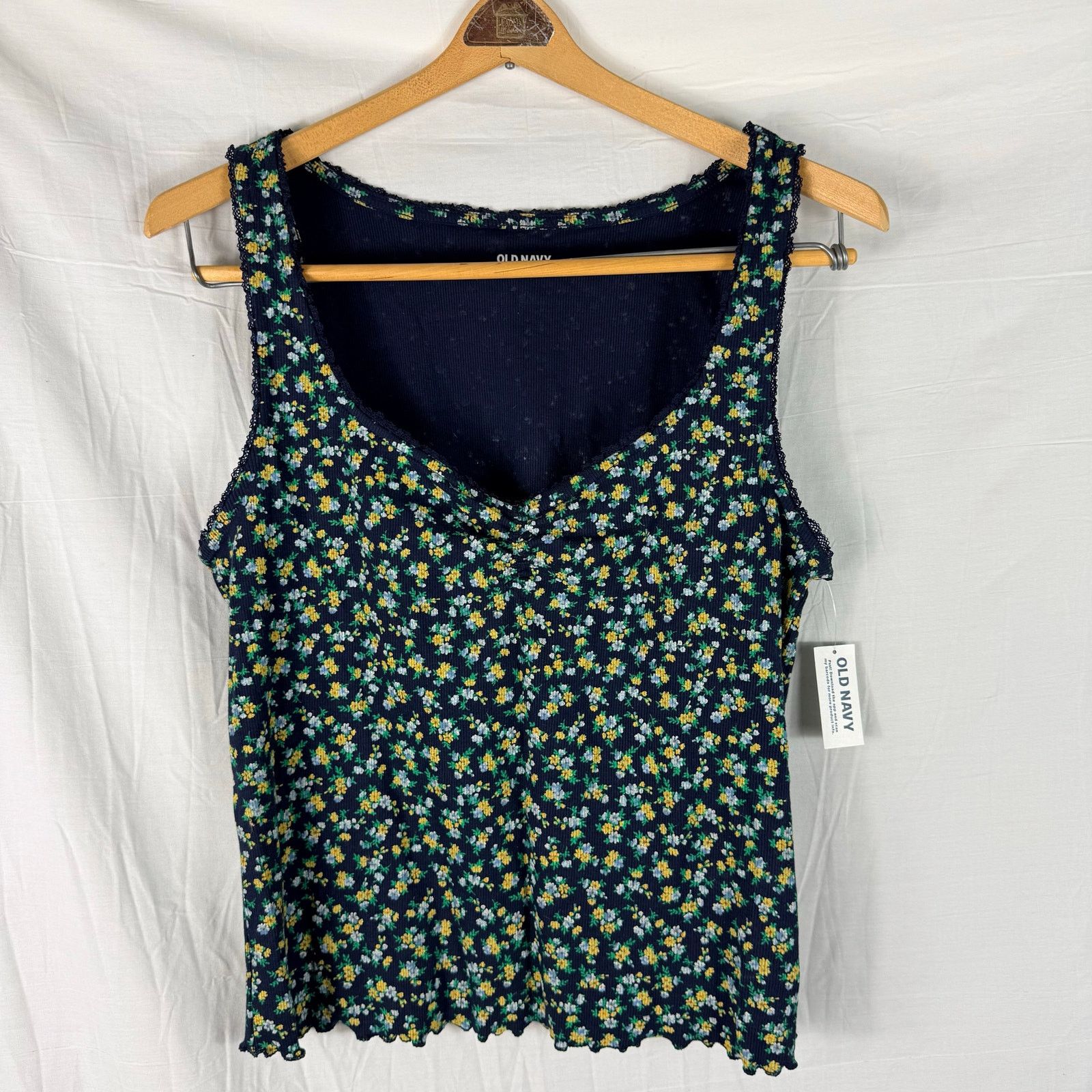 Old Navy OLD NAVY XL Shirt Lot Sleeveless Short Sleeve Floral BlueRed Size XL / US 12-14 / IT 48-50 - 7 Thumbnail