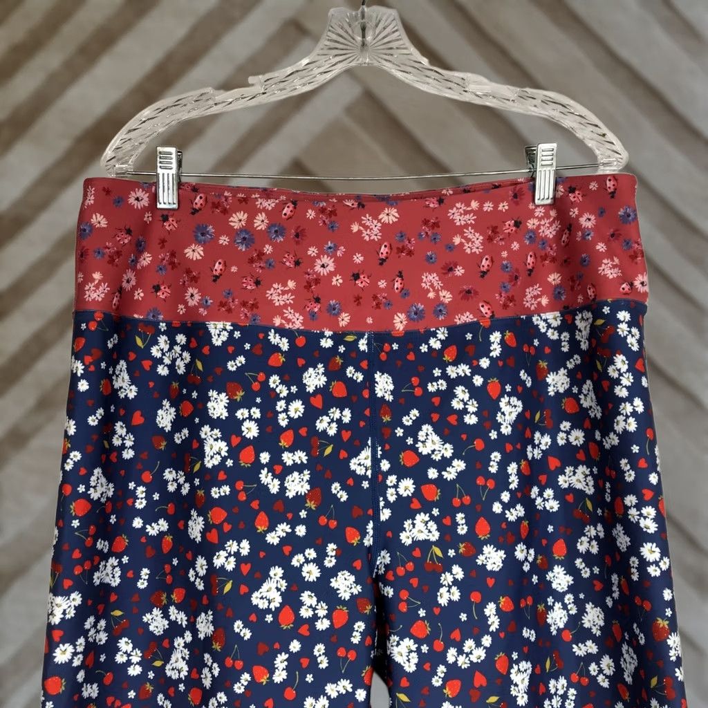 Vintage ANTHROPOLOGIE KACHEL WOMEN'S 1X LEGGINGS RED/BLUE FLORAL PLUS FITTED PANTS Size 40" / US 18 - 1 Thumbnail