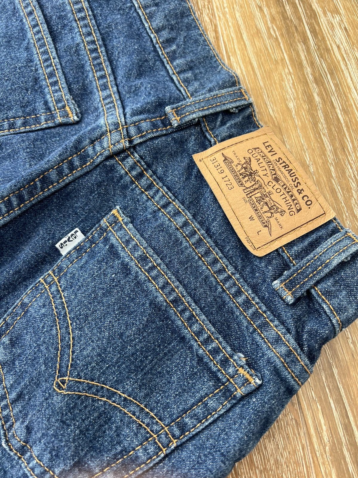 Levi's Womens Vintage 614 Levi’s bell bottom jeans Size 23" - 9 Thumbnail