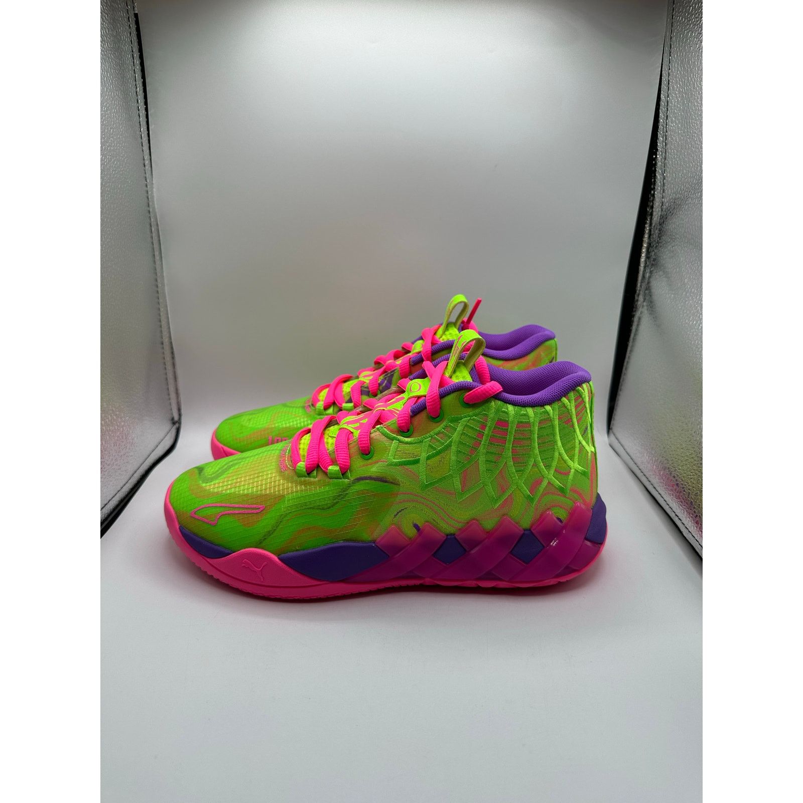シューズ(男性用) puma mb.01 inverse toxic PUMA- Lamelo Ball MB.01 Inverse Toxic MENS Basketball Size