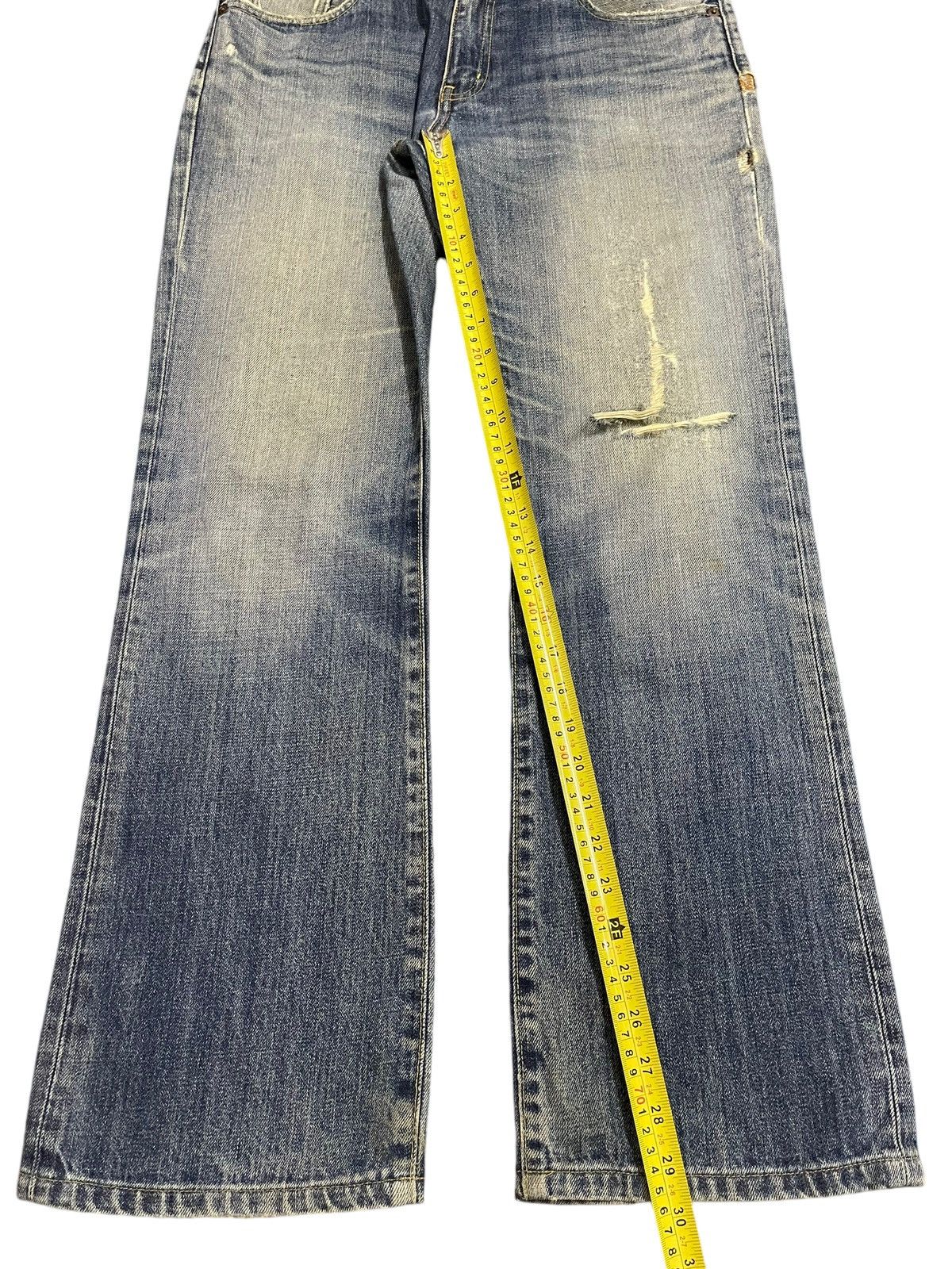 Uniqlo Vintage Japanese Uniqlo Blue Faded Wash Distress Baggy Jeans Size US 32 / EU 48 - 13 Thumbnail