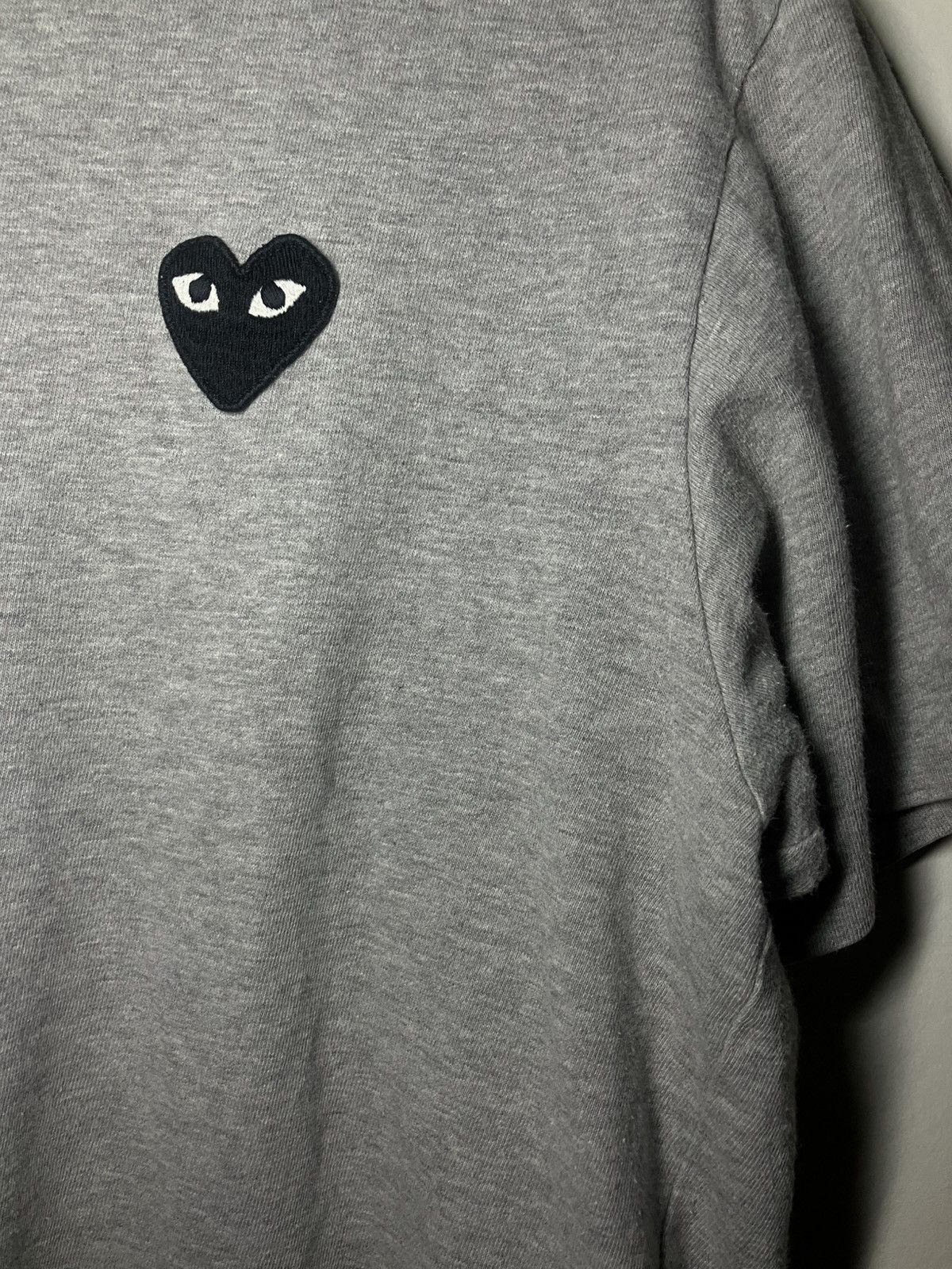 CDG by Comme des Garcons Comme de garçons PLAY Grey Tee Size US M / EU 48-50 / 2 - 3 Thumbnail