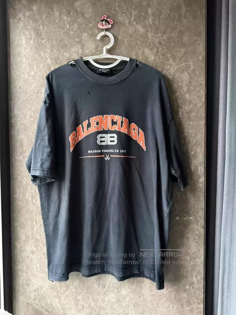 Balenciaga Balenciaga Double B Cracked Washed Short Sleeve Size US L / EU 52-54 / 3 - 1 Thumbnail