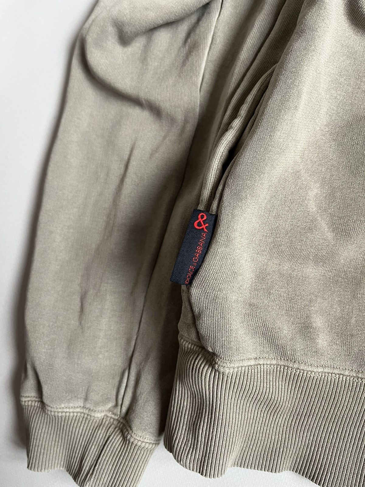 Dolce & Gabbana Vintage 90s Dolce & Gabbana Beige Pocket V Neck Hoodie Size US M / EU 48-50 / 2 - 20 Thumbnail
