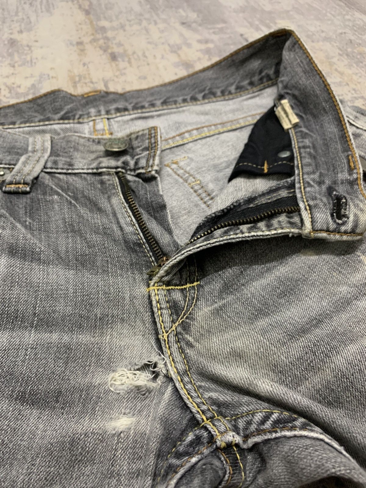 Levi's Levis 507 Flared Jeans Bootcut Clawmark Distressed Jeans Size US 34 / EU 50 - 4 Thumbnail