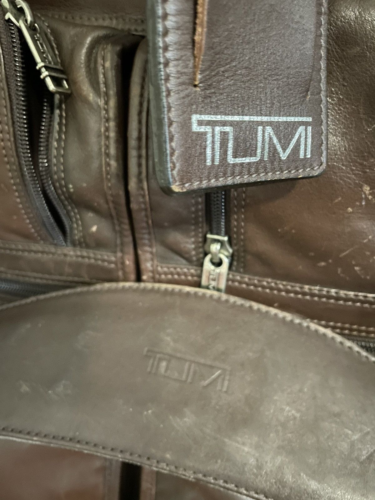 Tumi Tumi genuine leather full size garment traveler Size ONE SIZE - 12 Thumbnail