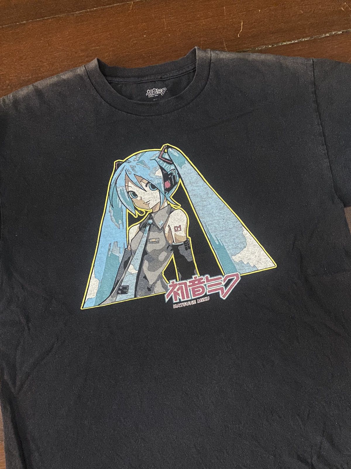 Anime × Vintage Rare hatsune miku anime manga sun faded Size US M / EU 48-50 / 2 - 4 Thumbnail