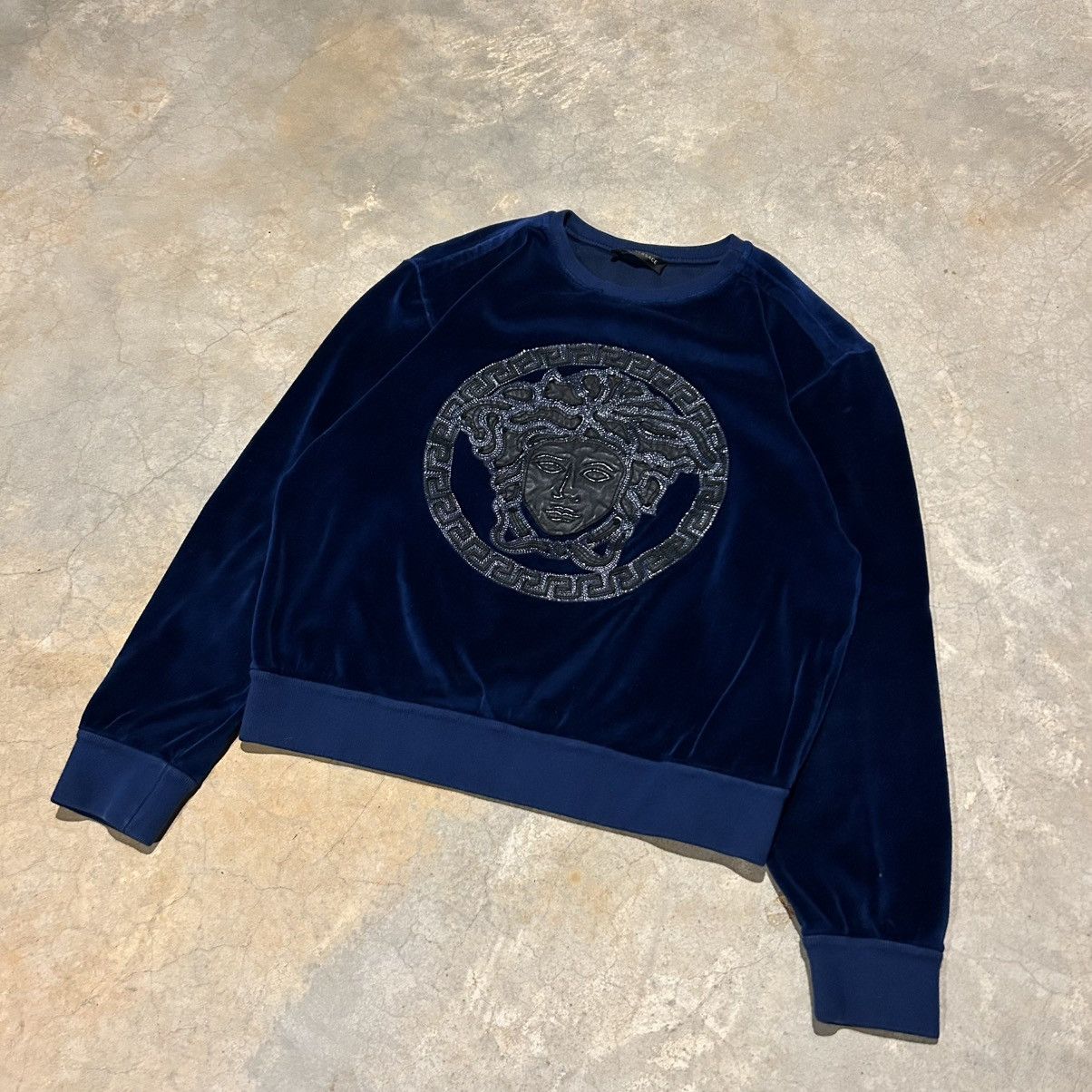 Designer × Versace Versace Velvet Velour Leather Medusa Head Logo Crewneck Rare Size US M / EU 48-50 / 2 - 2 Thumbnail