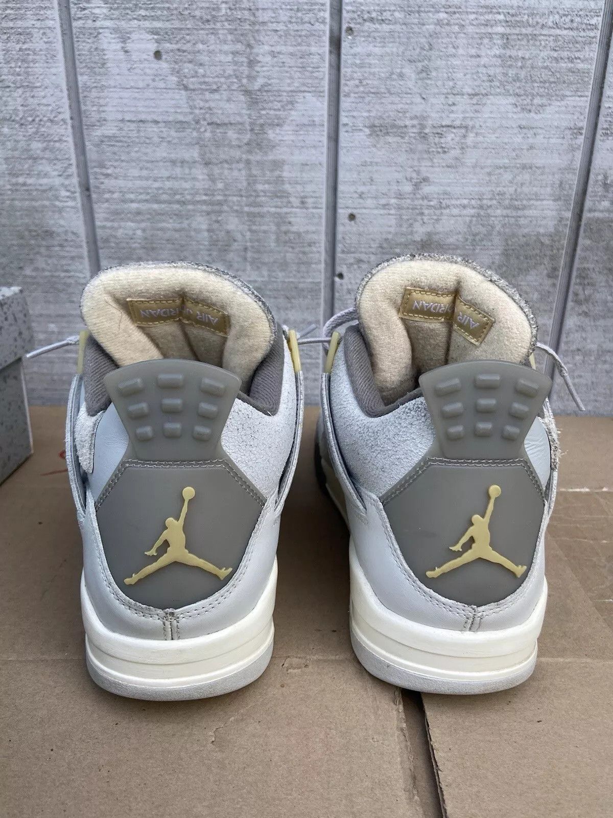 Nike Size 9 Men's Nike Air Jordan Retro 4 SE Craft Photon Dust Size US 9 / EU 42 - 3 Thumbnail